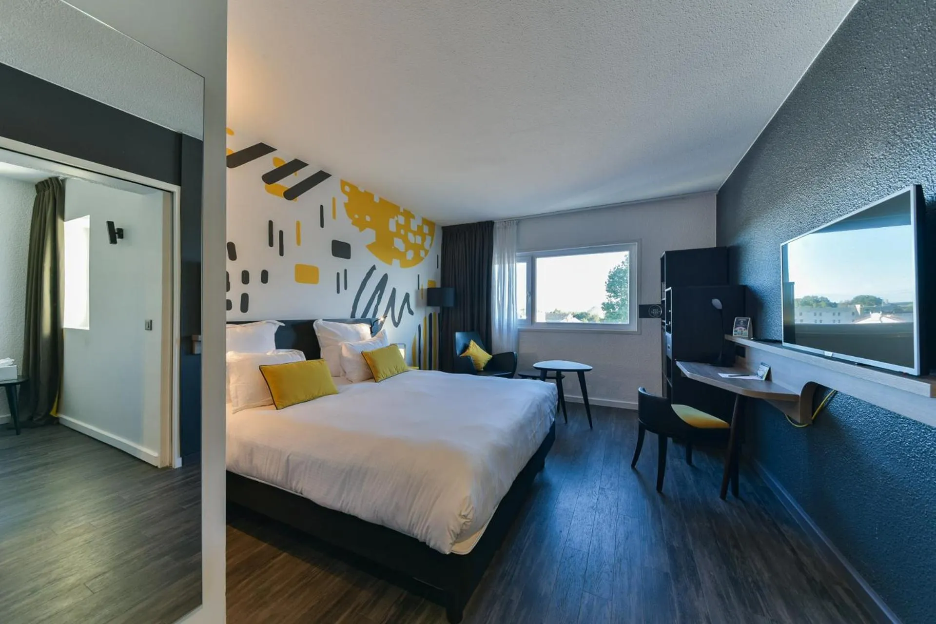 Bed in Golden Tulip Roissy Saint Witz