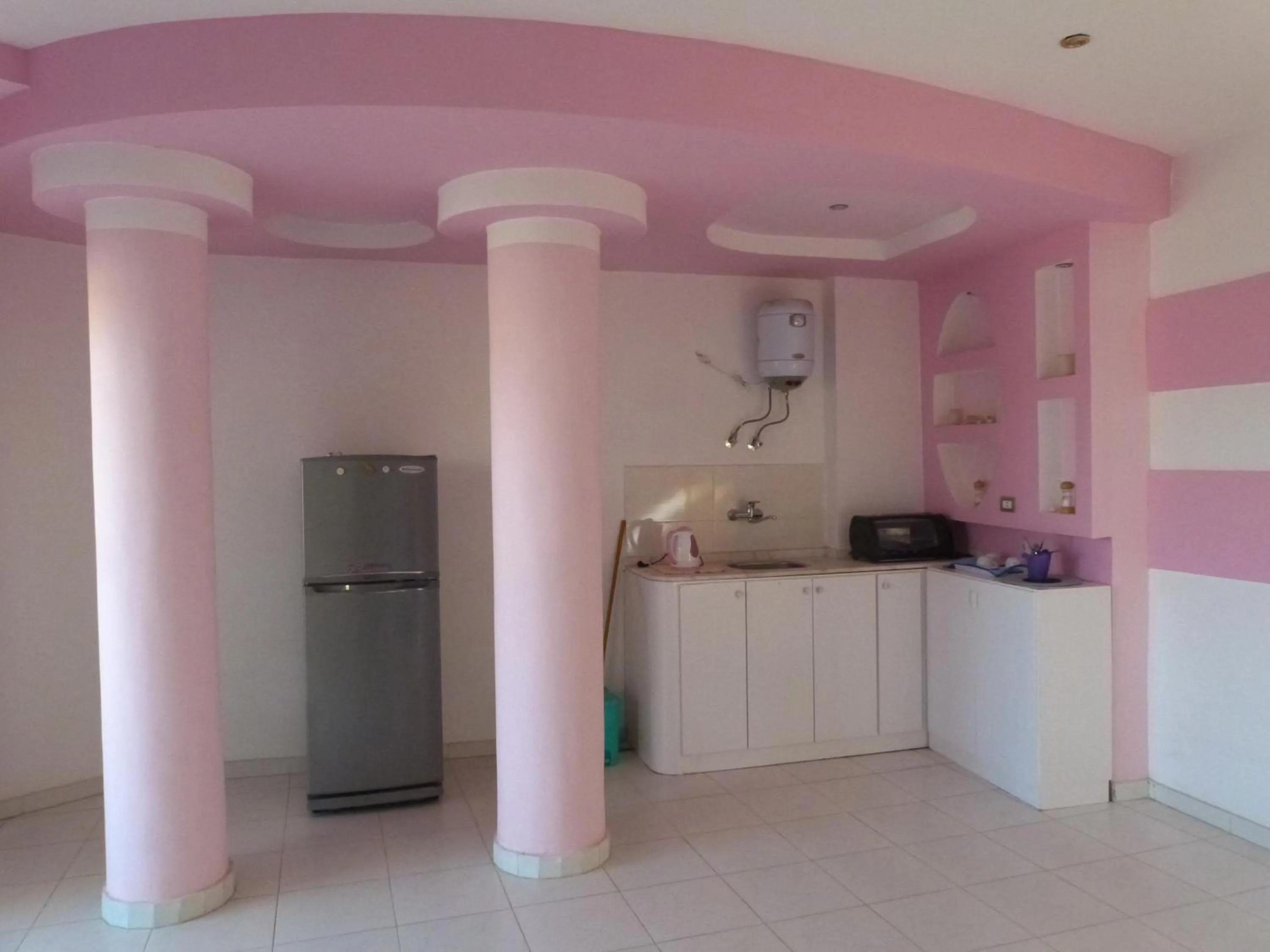 Kitchen or kitchenette in Spring Hotel Luxor