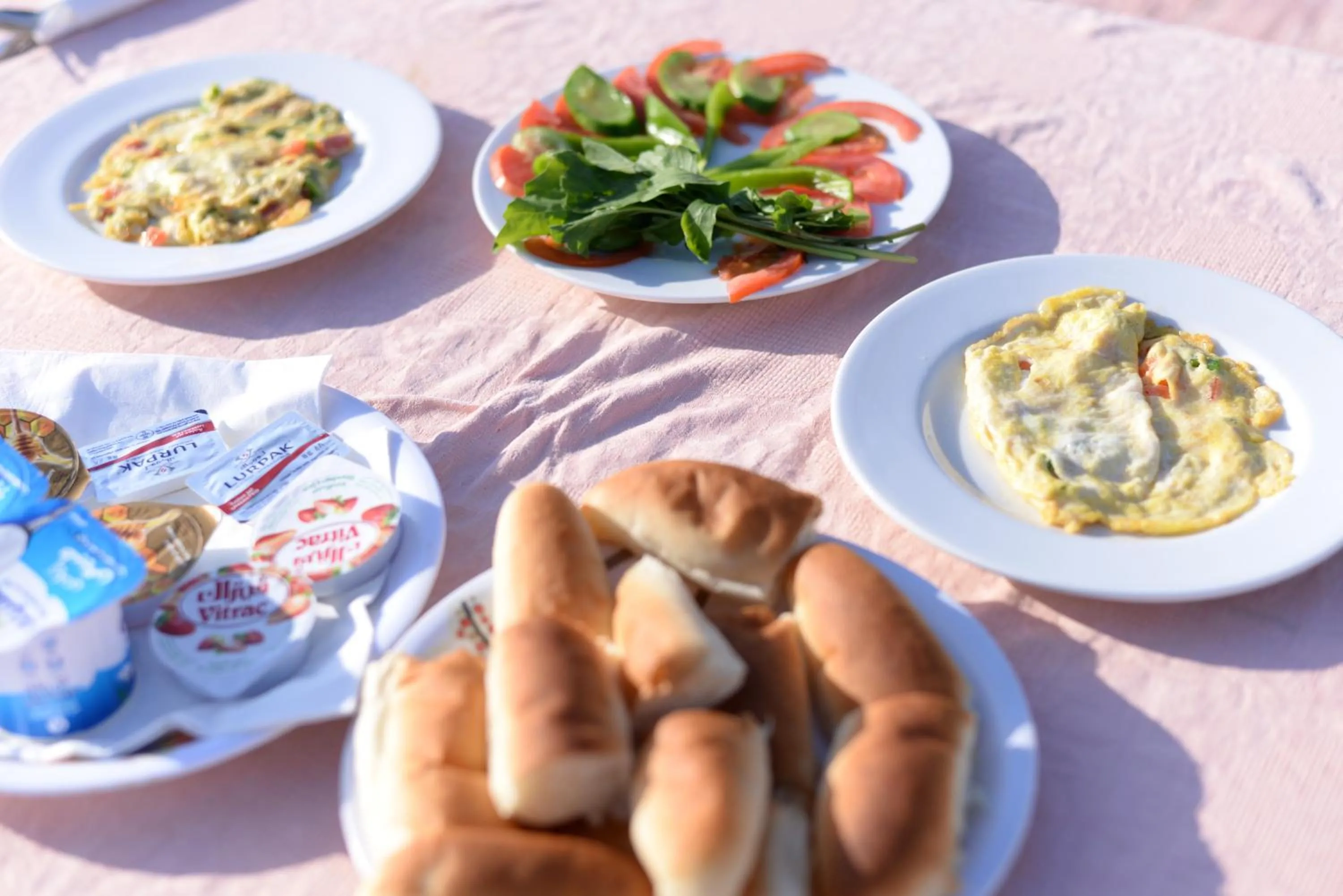 Food and drinks in Spring Hotel Luxor