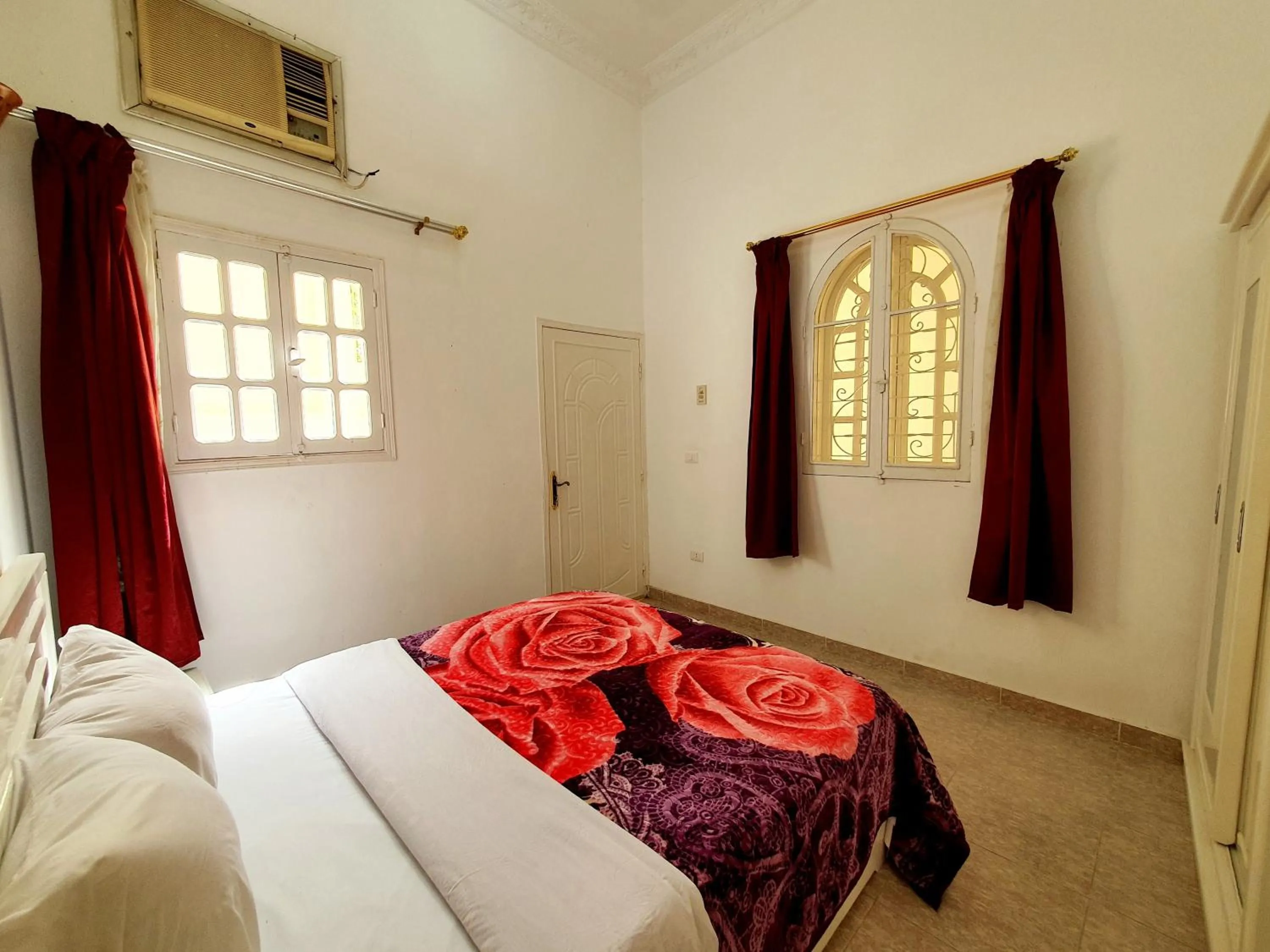 Bedroom, Bed in Spring Hotel Luxor