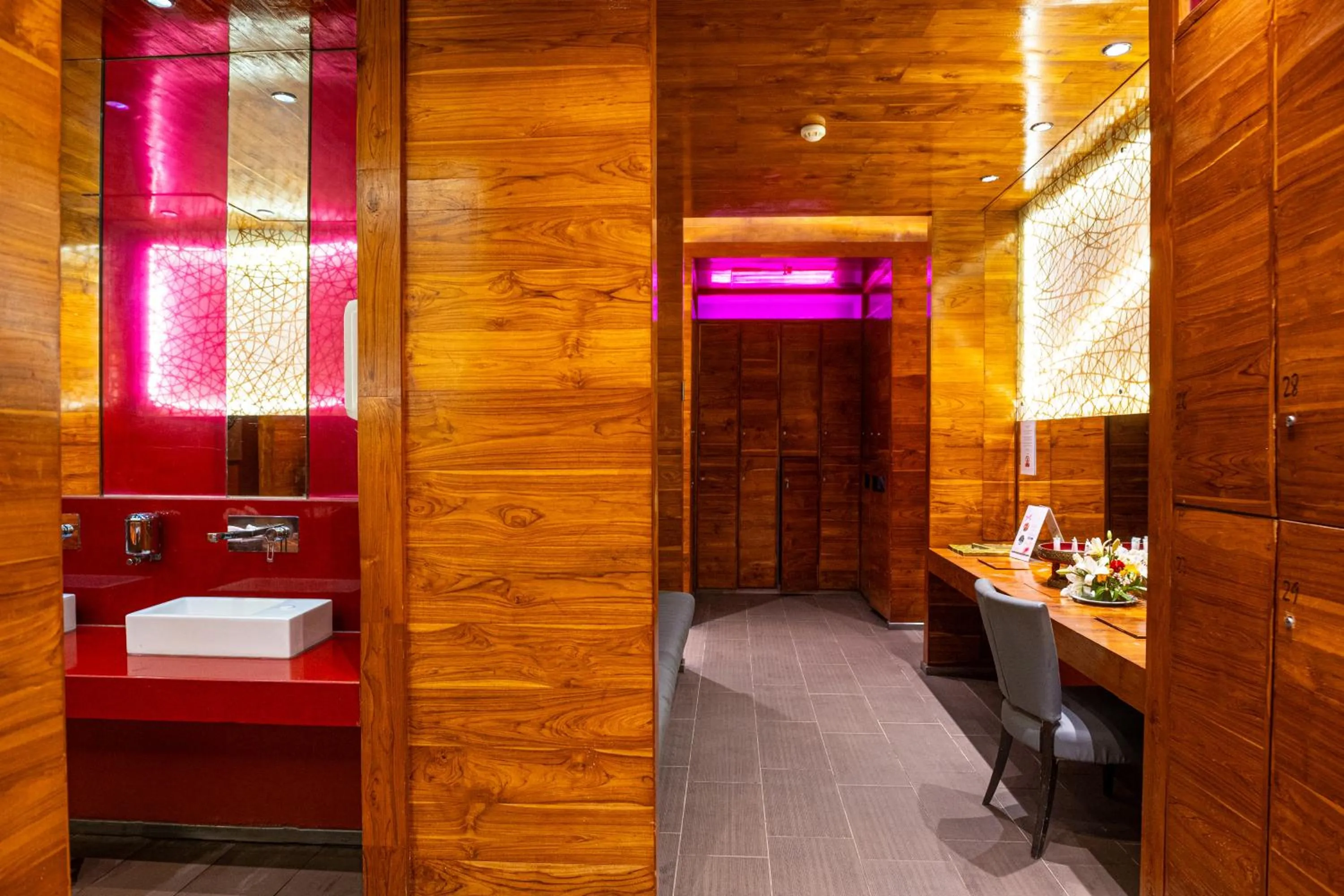 Spa and wellness centre/facilities in Noom Hotel Dakar Sea Plaza, a member of Radisson Individuals