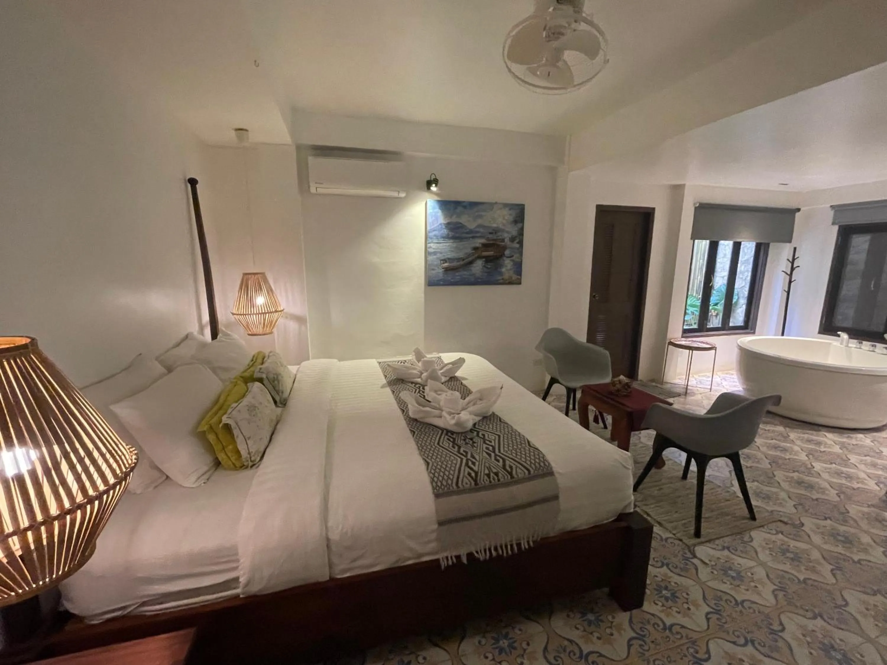 Bed in Moonlight Champa Riverview