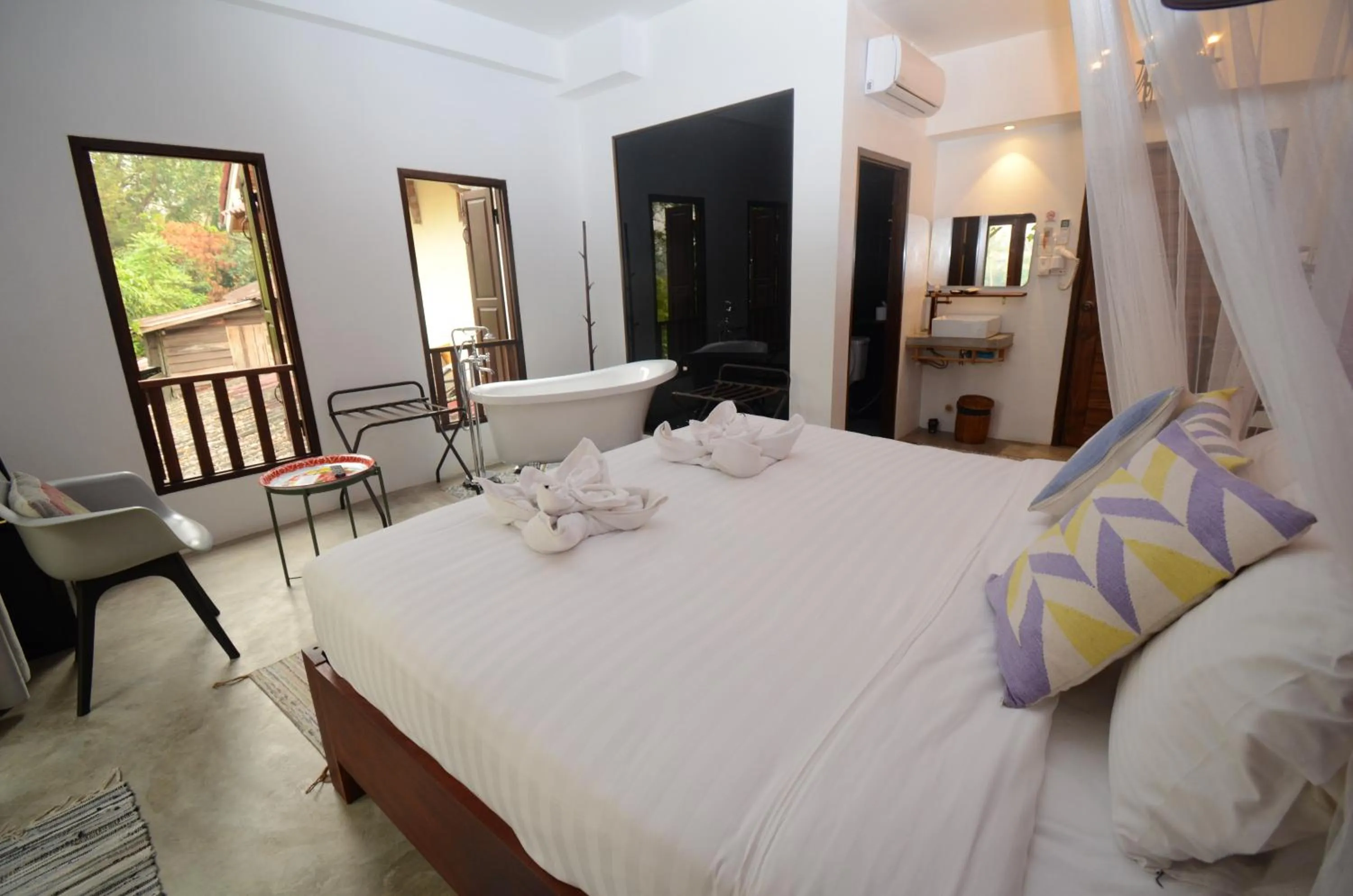 Bed in Moonlight Champa Riverview