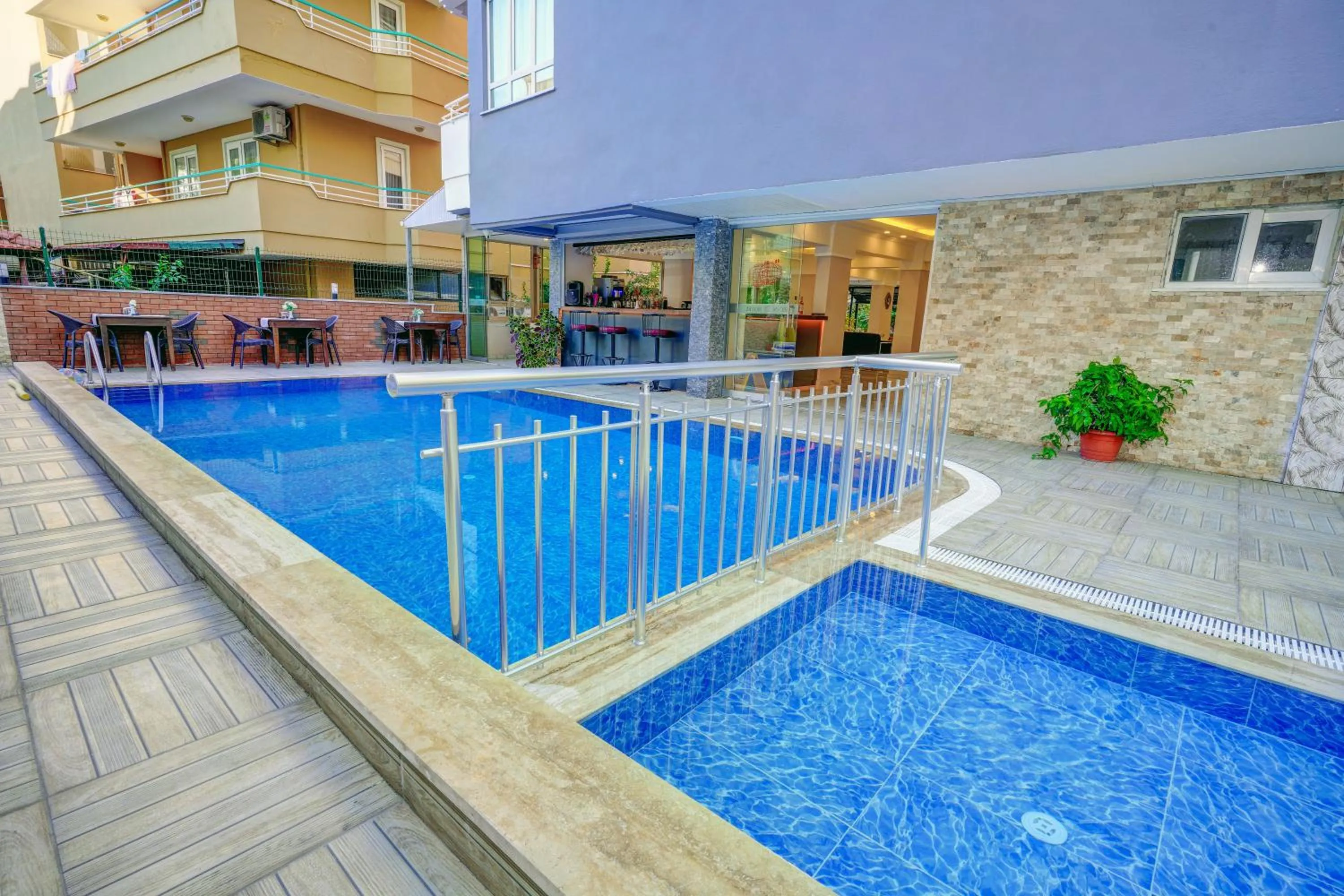 Swimming pool in Miss Cleopatra Hotel