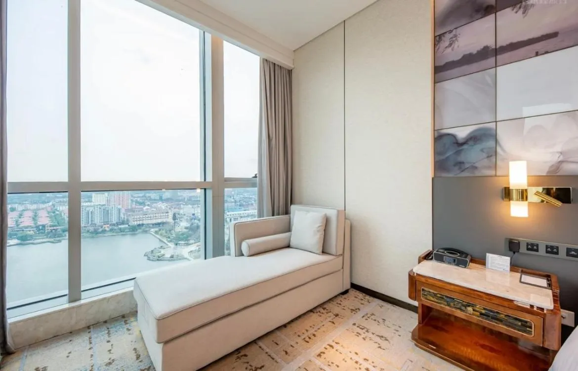 Bed in Wyndham Grand Suzhou Fenhu