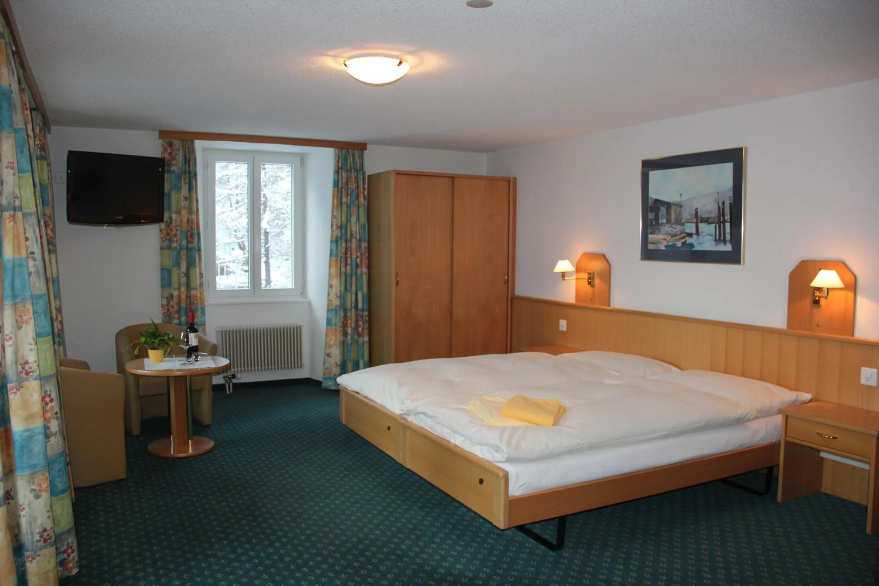 Photo of the whole room, Bed in Hotel Portjengrat