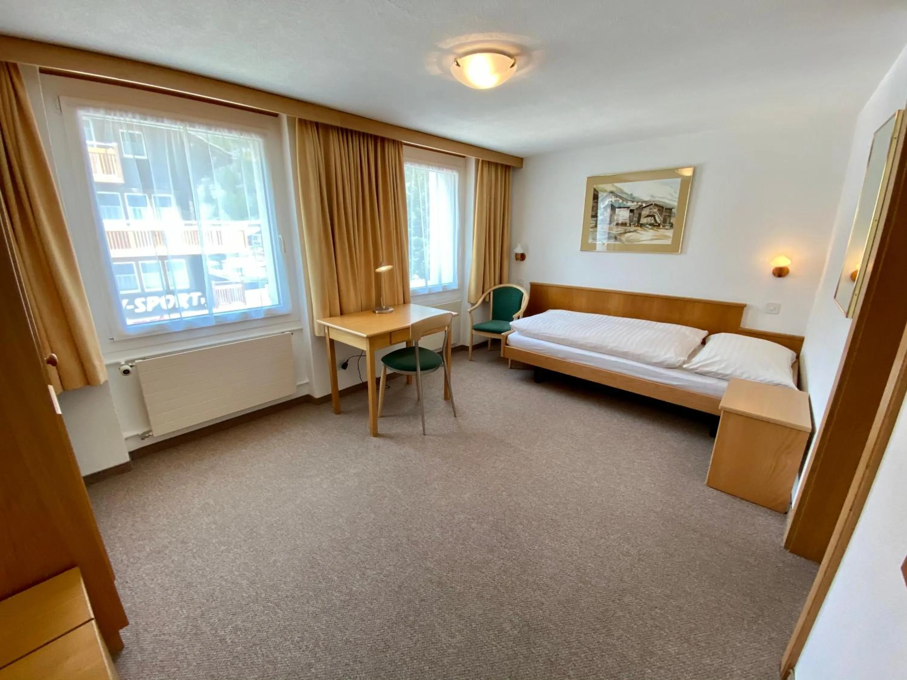 Photo of the whole room, Bed in Hotel Portjengrat