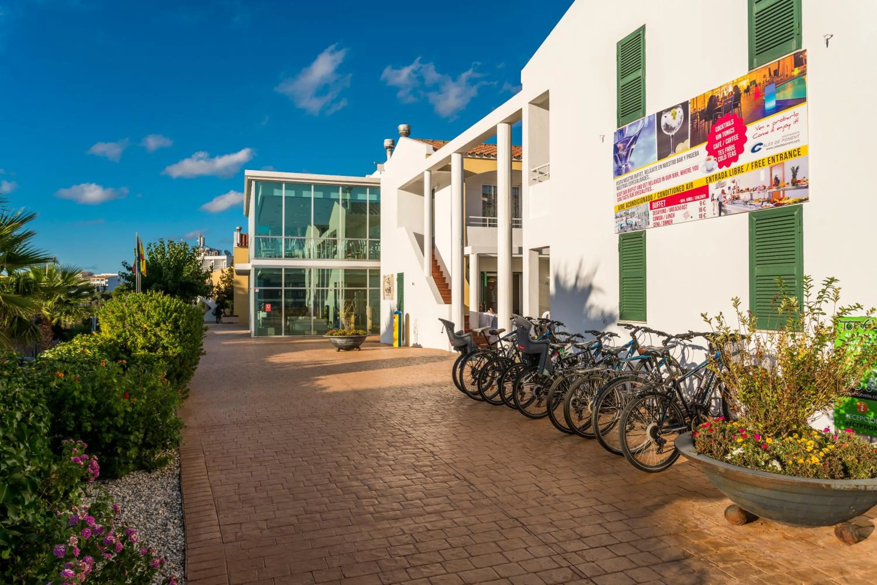 Garden in Apartaments Cales de Ponent