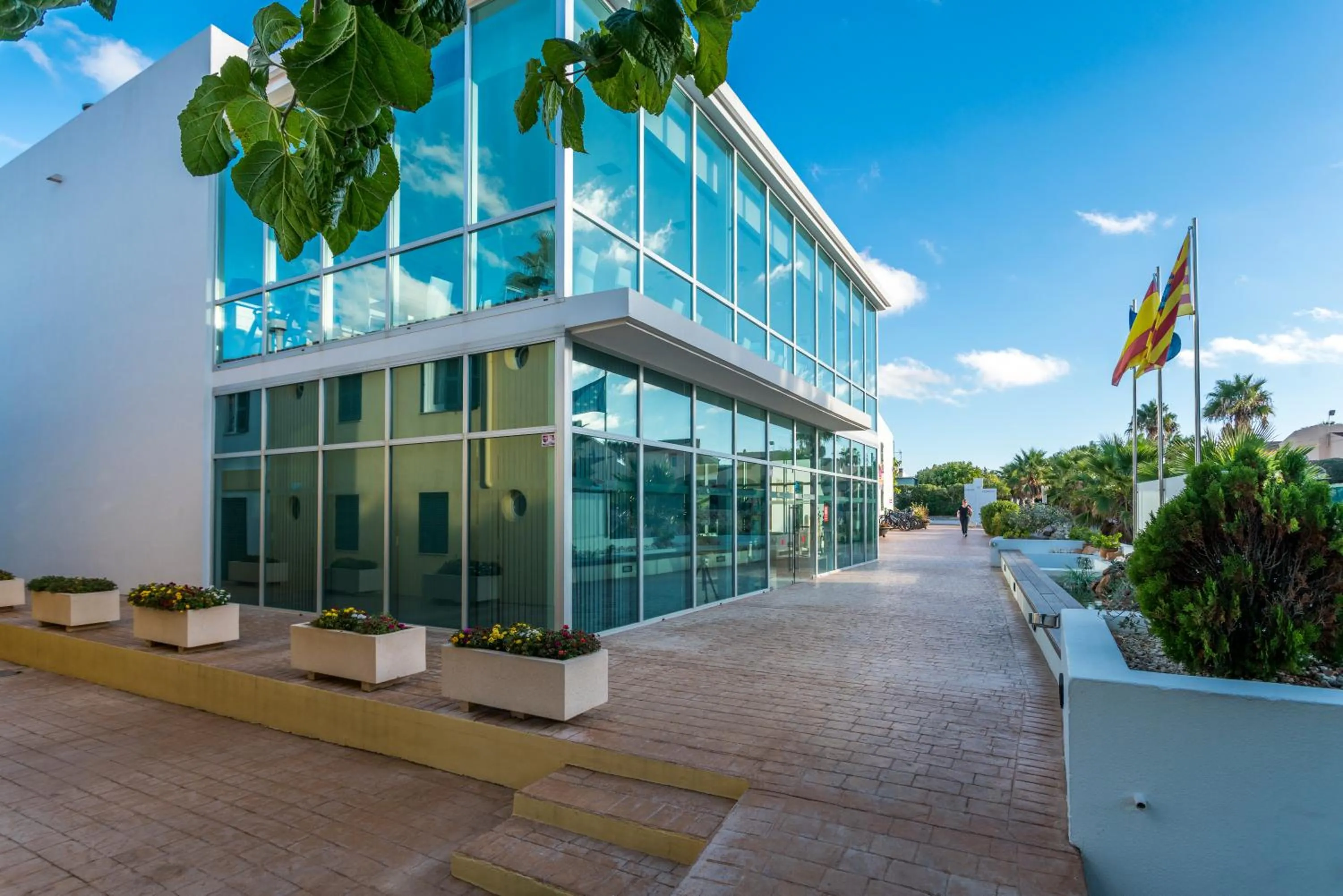 Facade/entrance in Apartaments Cales de Ponent