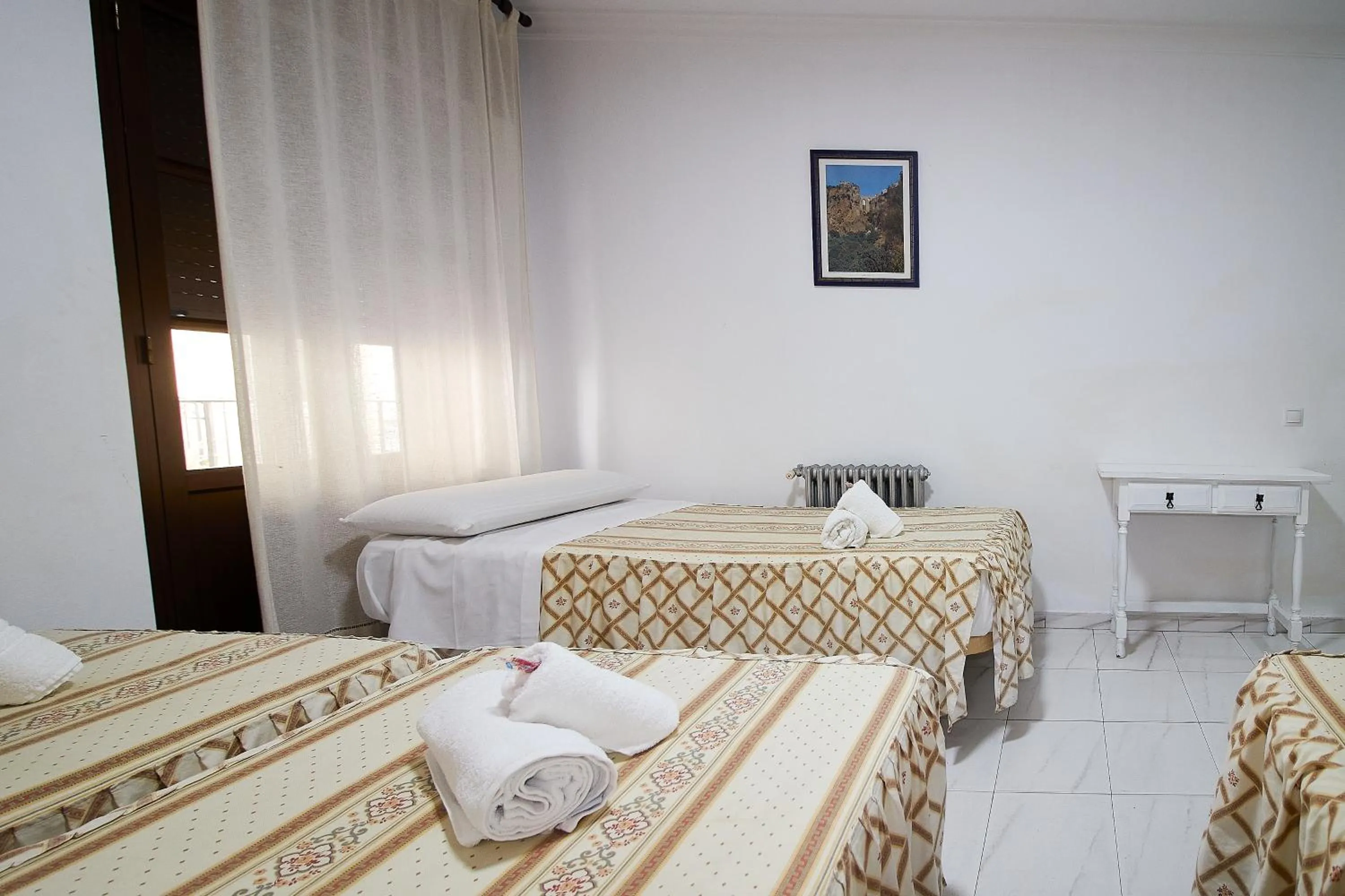 Bedroom, Bed in Hotel Virgen de los Reyes