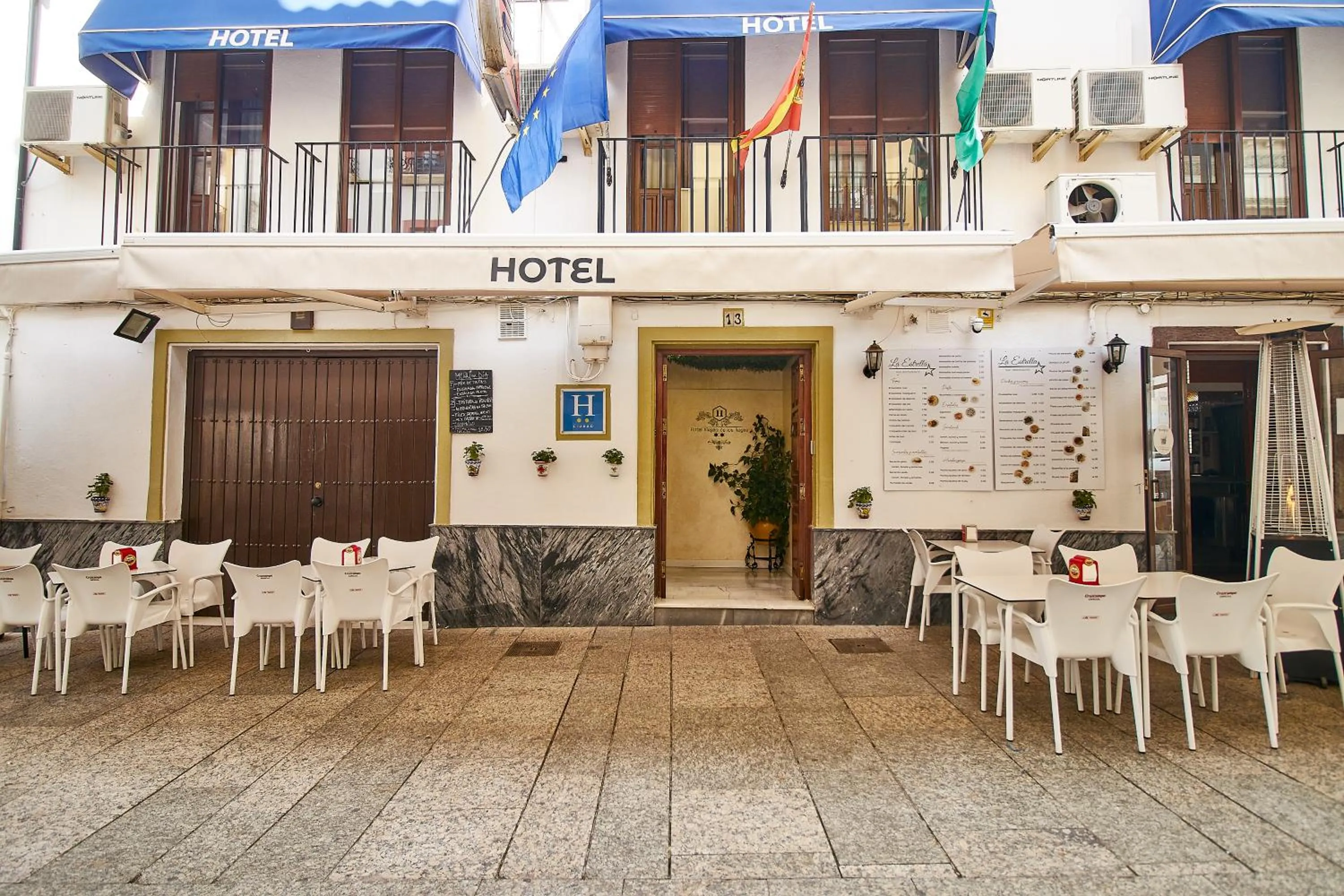 Lobby or reception in Hotel Virgen de los Reyes