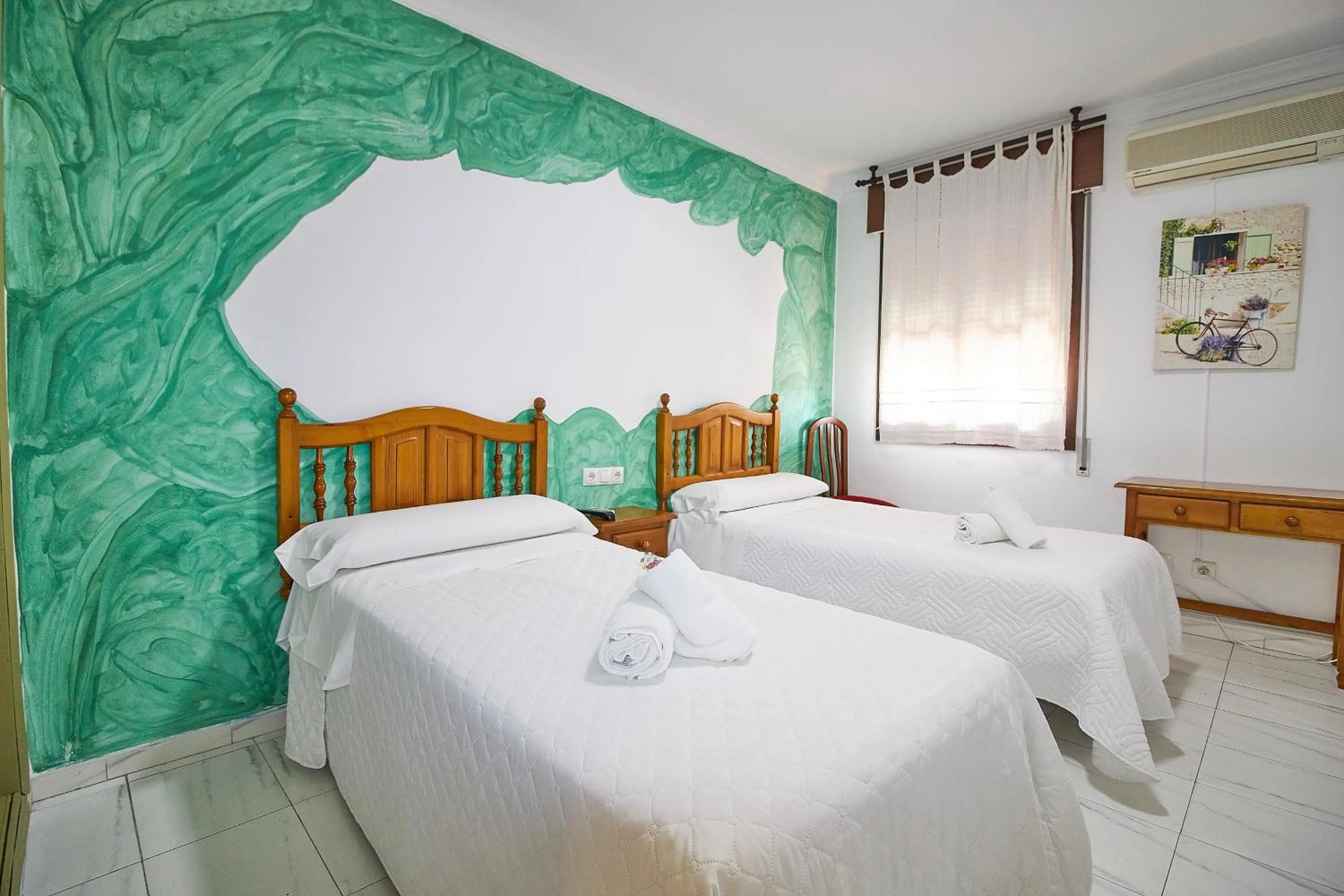 Bedroom, Bed in Hotel Virgen de los Reyes