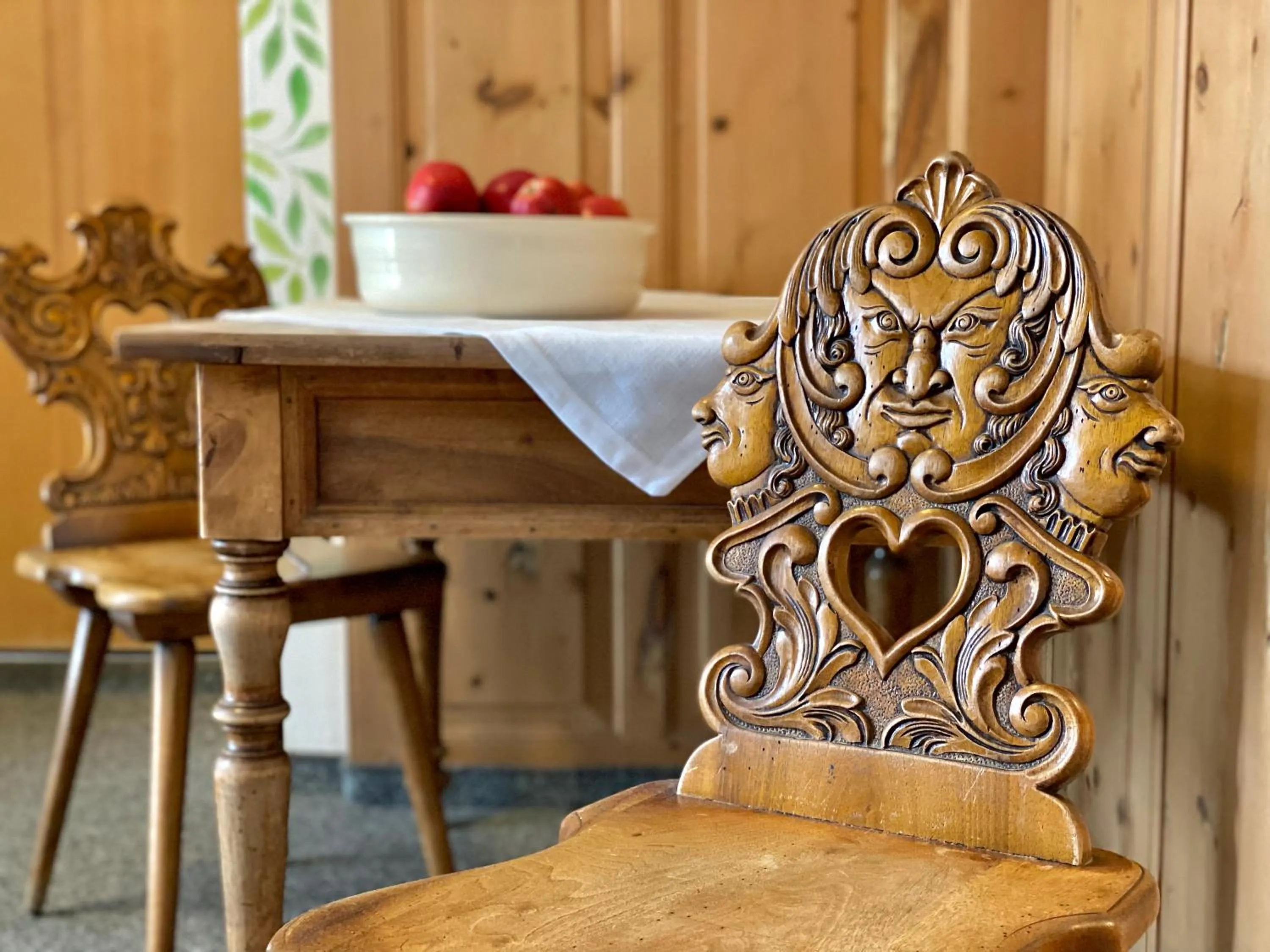 Decorative detail in Hotel Central La Fainera Superior