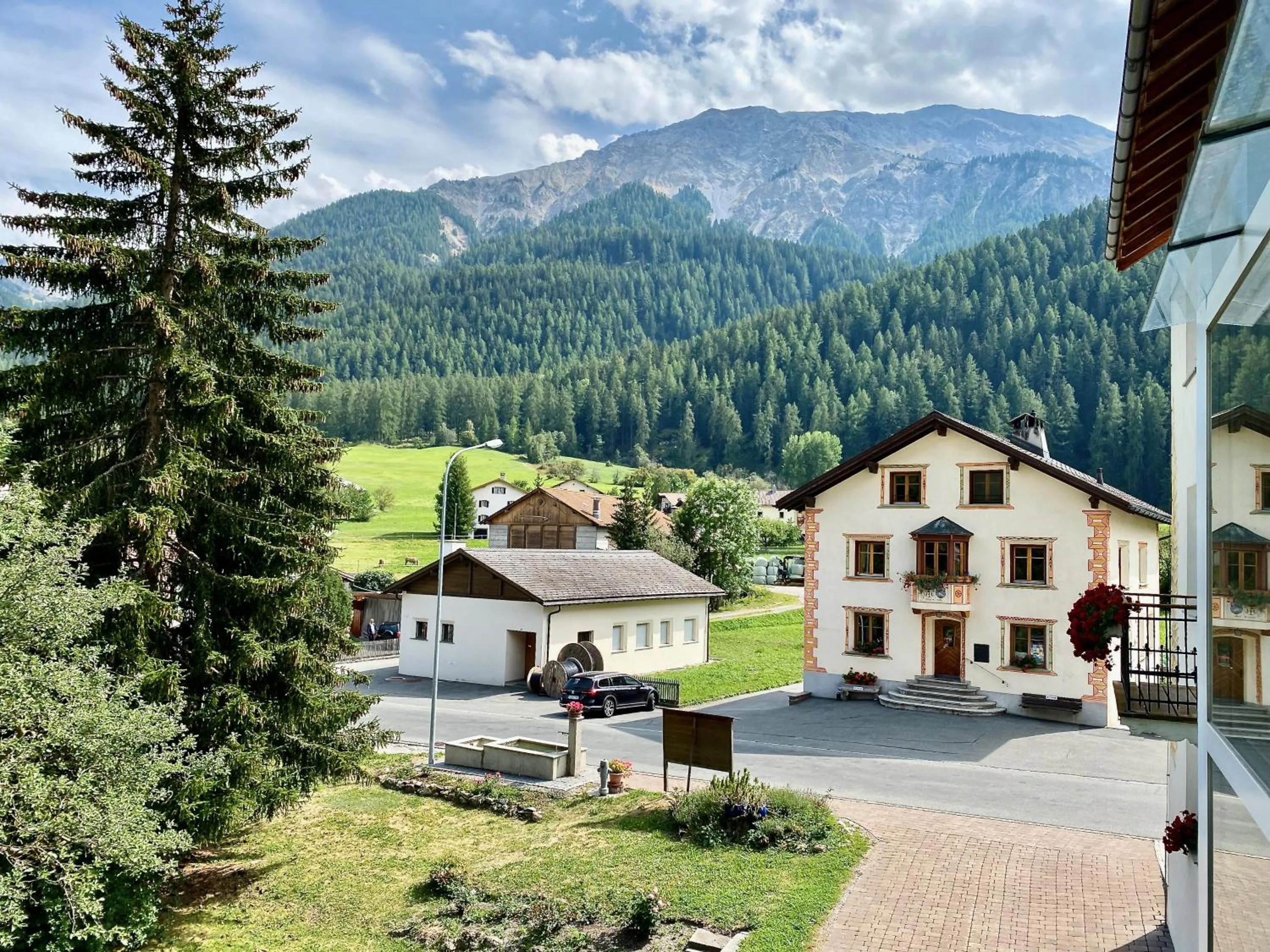 Spring in Hotel Central La Fainera Superior