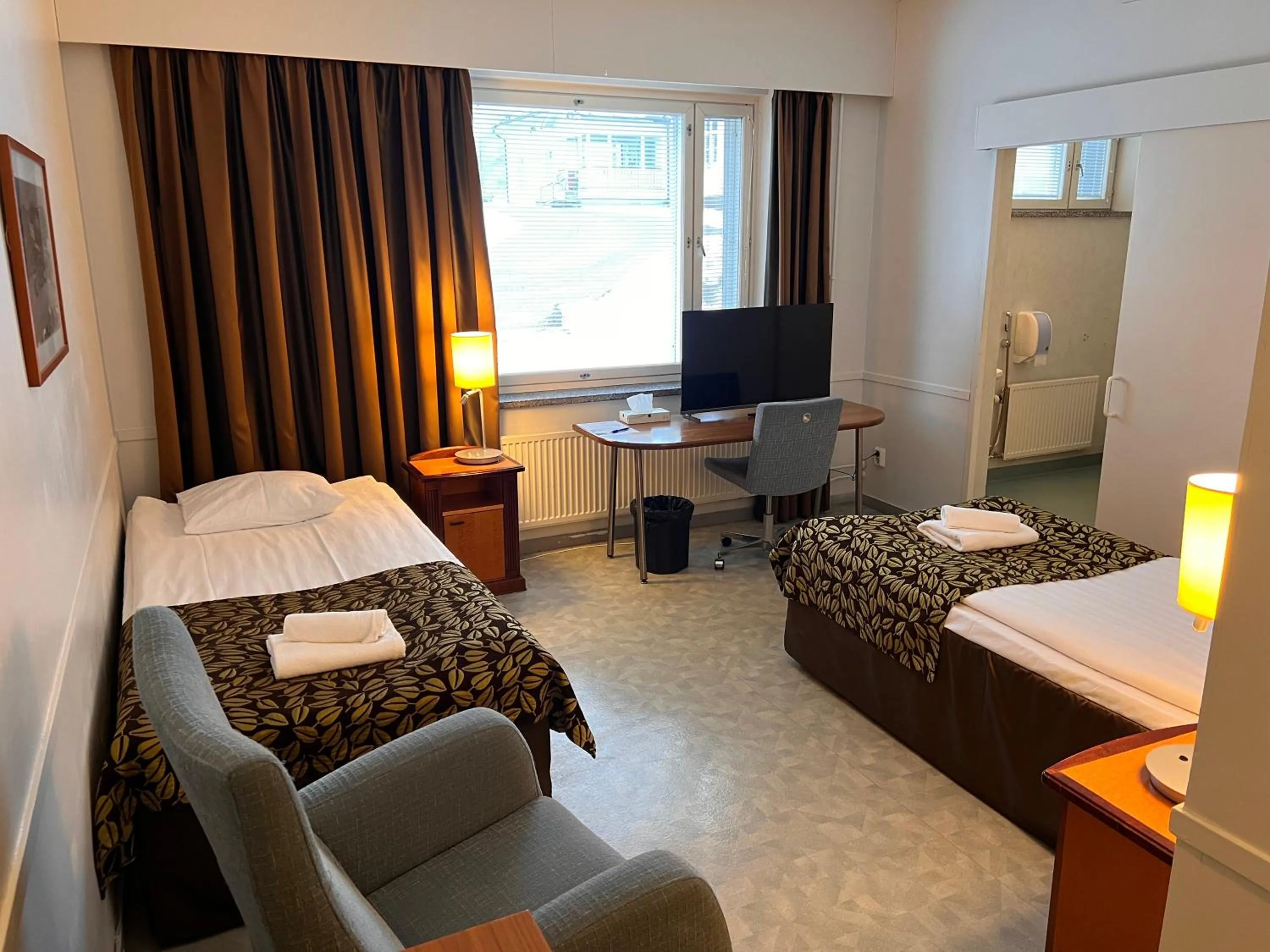 Bed in Budget Hotel Easystay