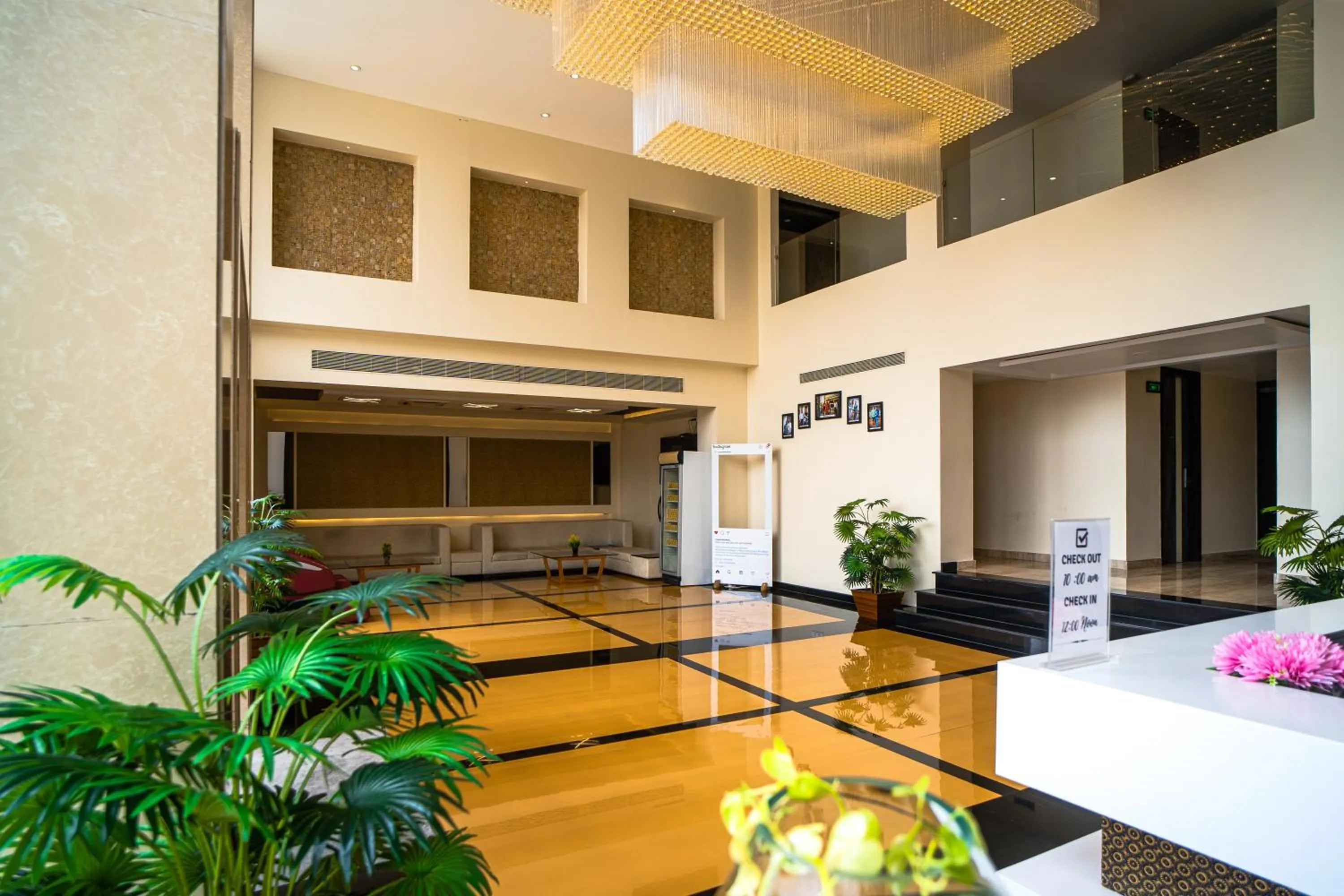 Lobby or reception in Hotel Mansha Regency