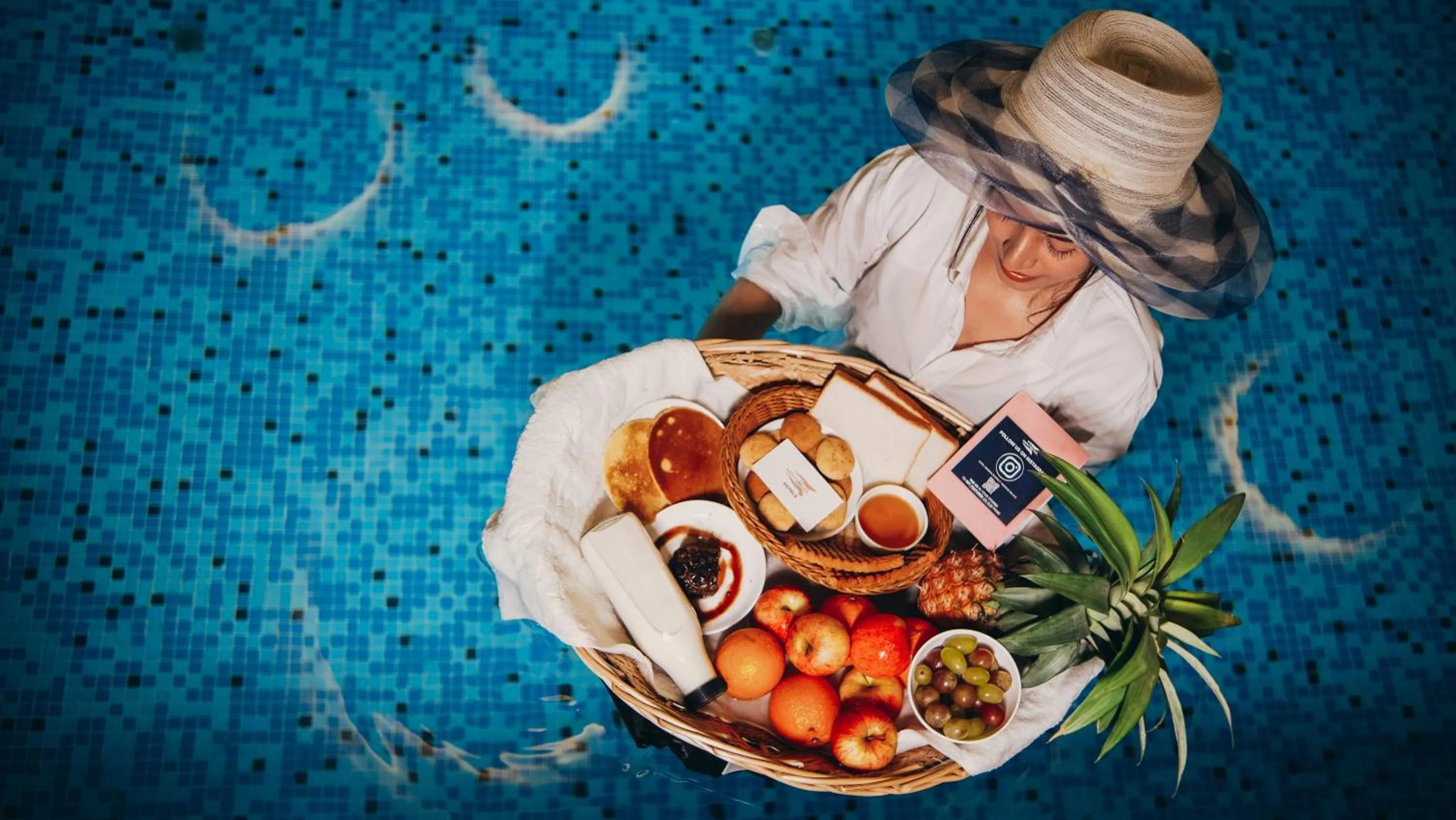 Pool view in Hotel Mansha Regency