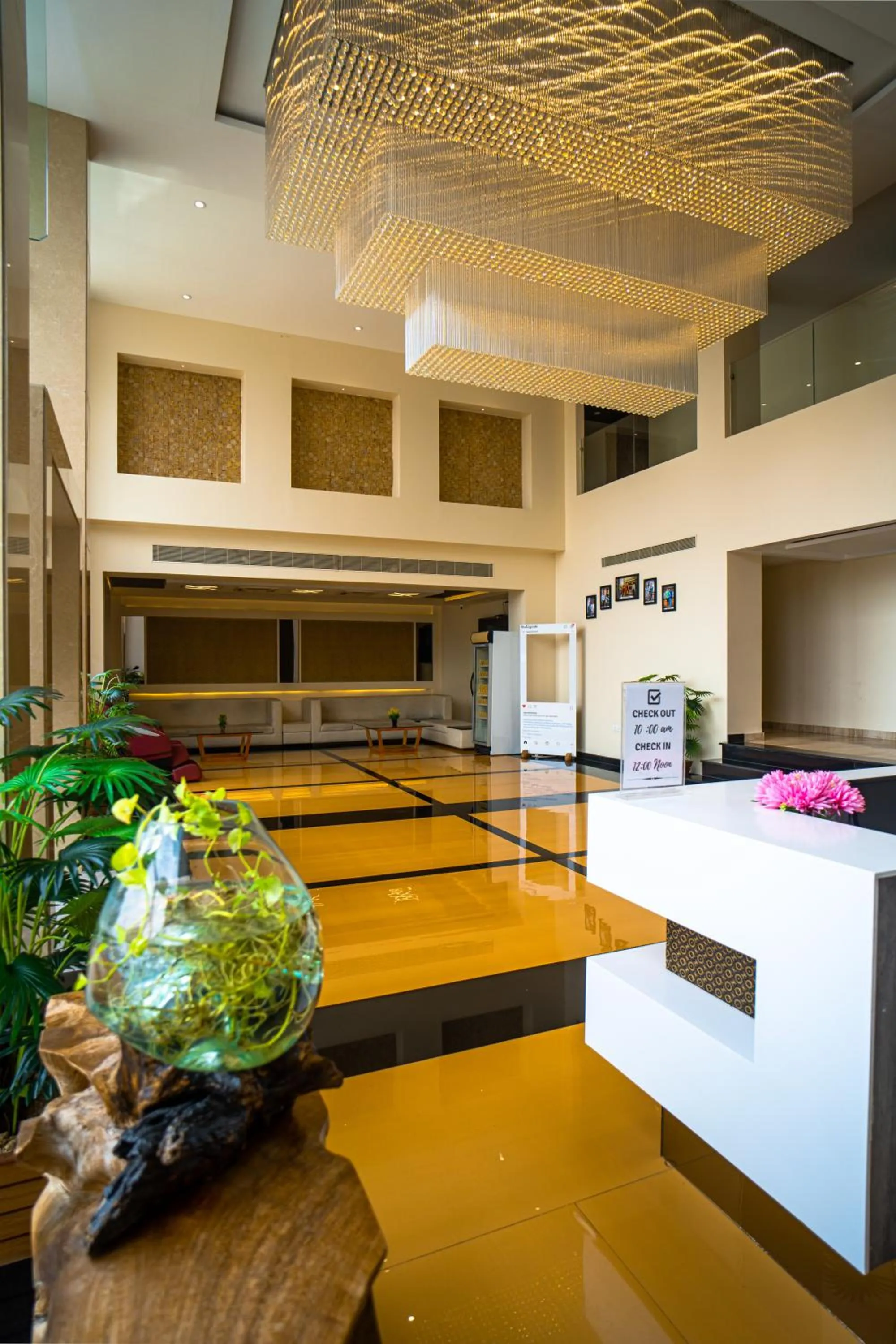 Lobby or reception in Hotel Mansha Regency
