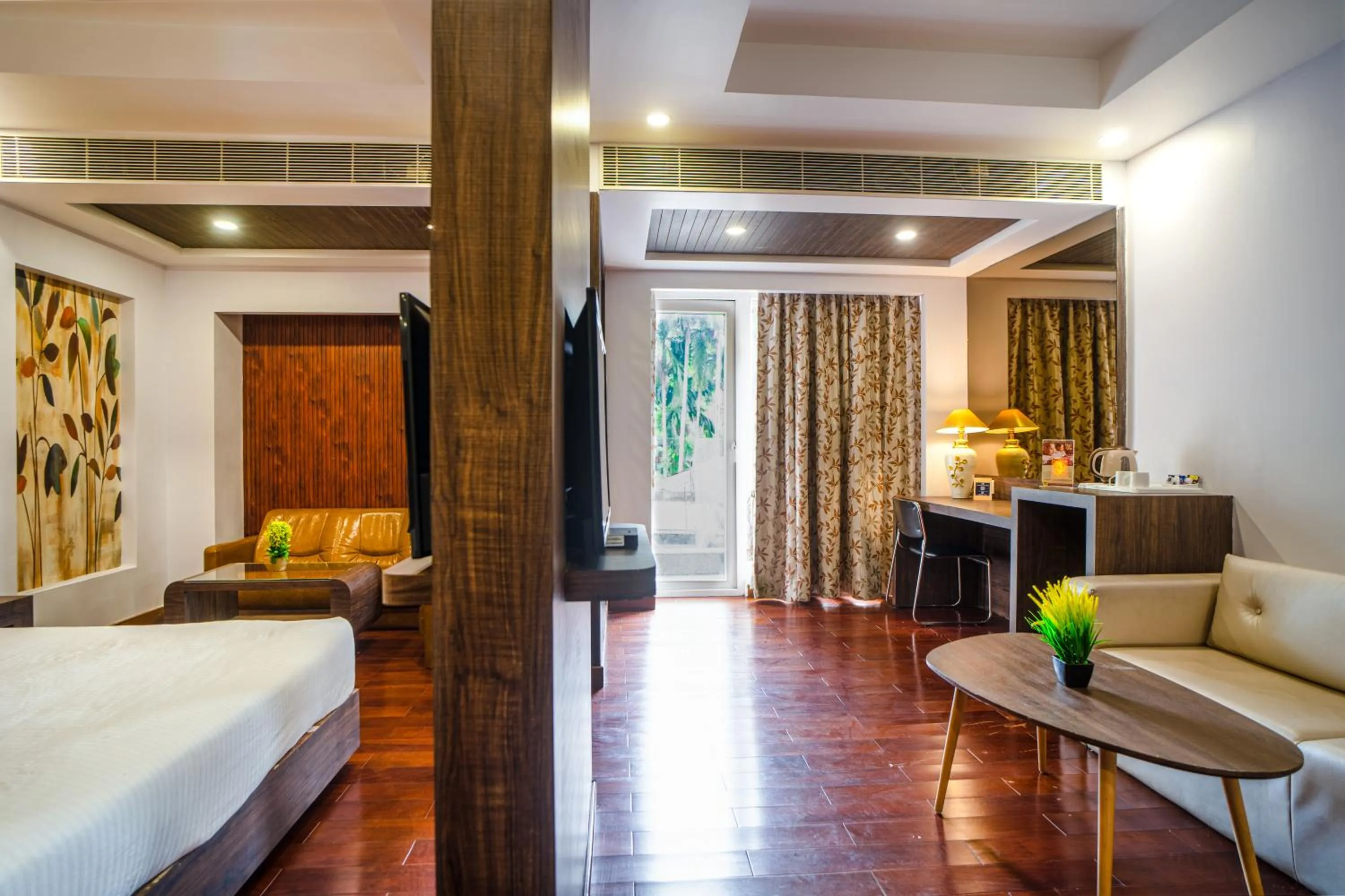 View (from property/room), Bed in Hotel Mansha Regency