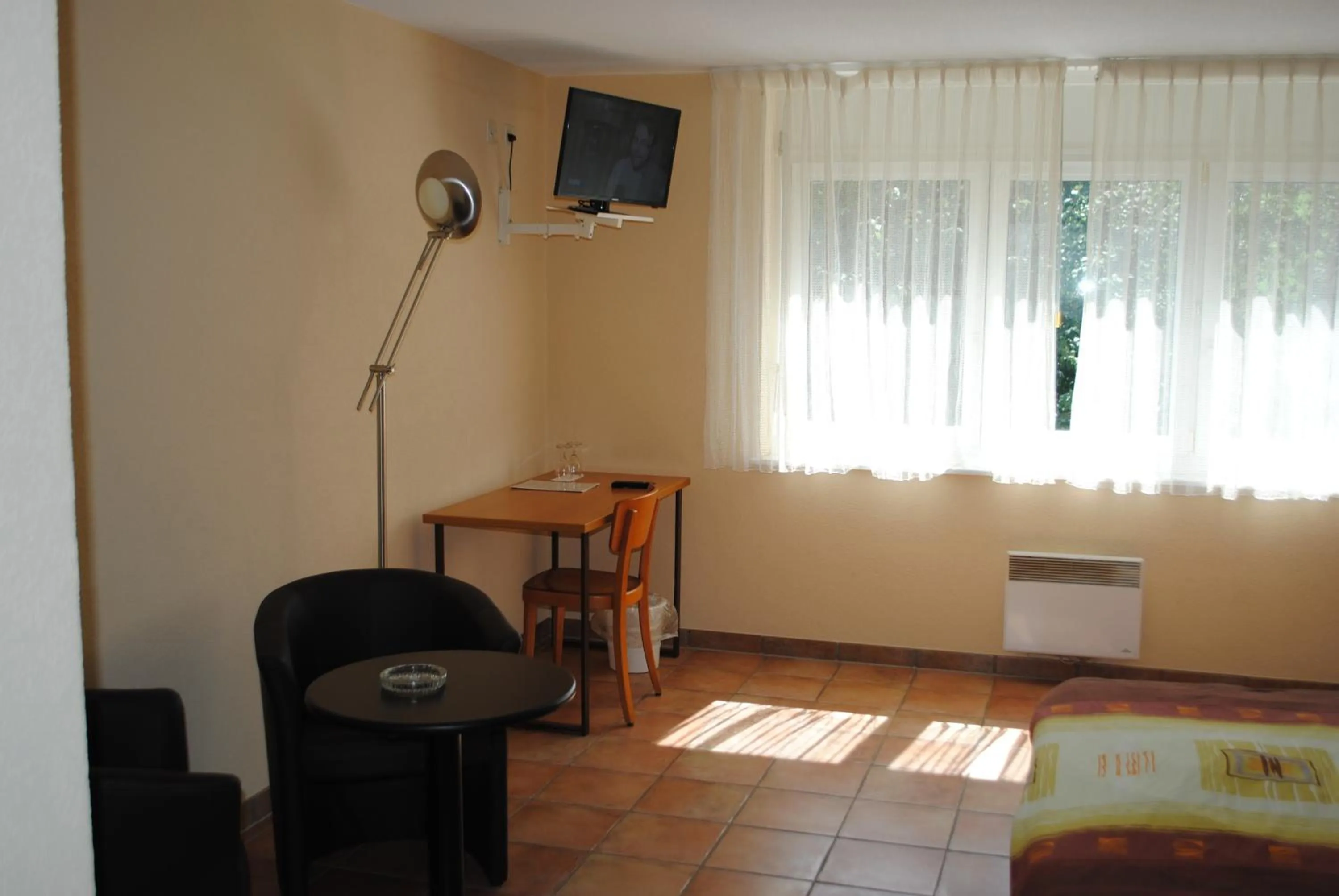 Day in Motel - Hôtel La Poularde