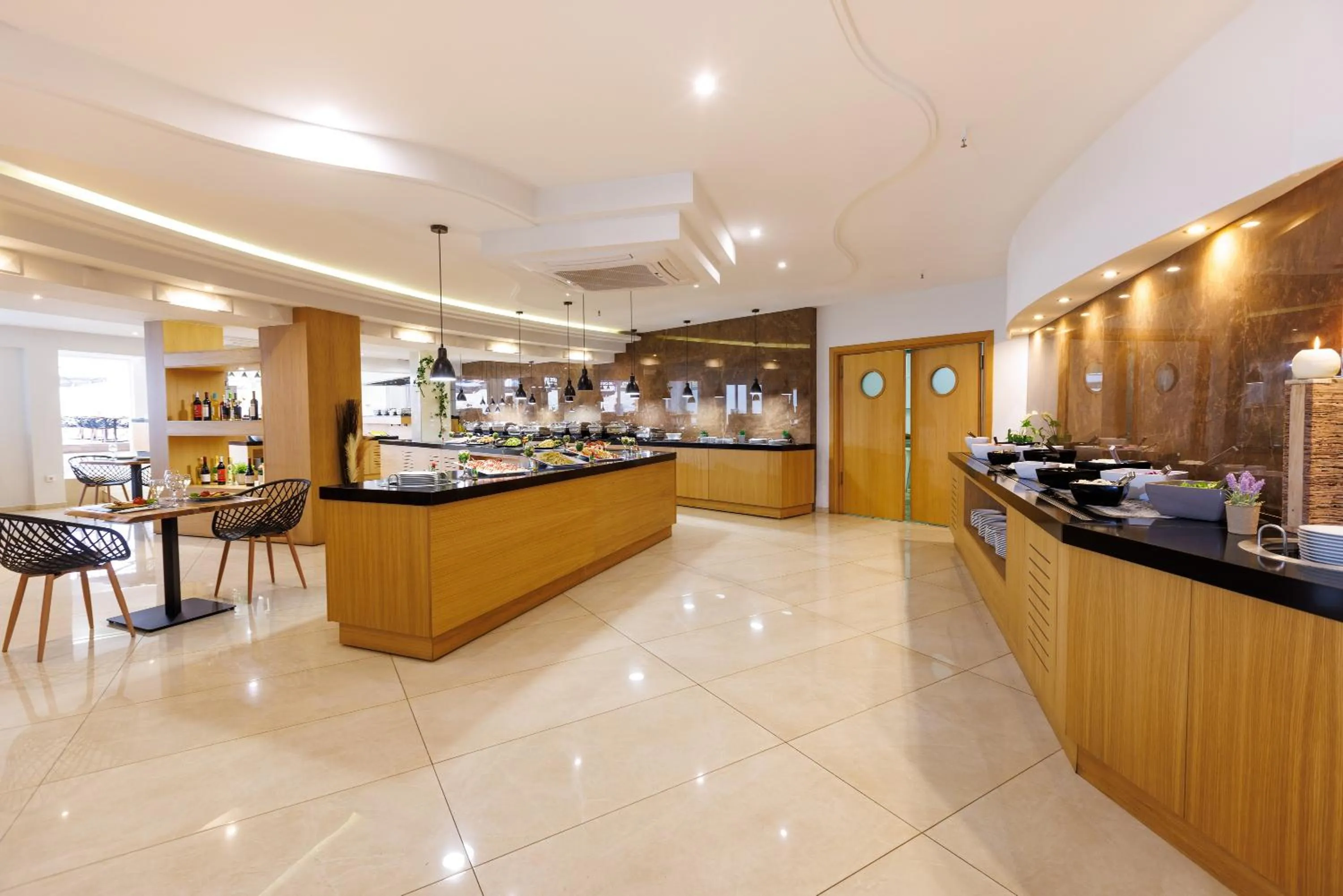 Food and drinks in Malia Bay Beach Hotel & Bungalows