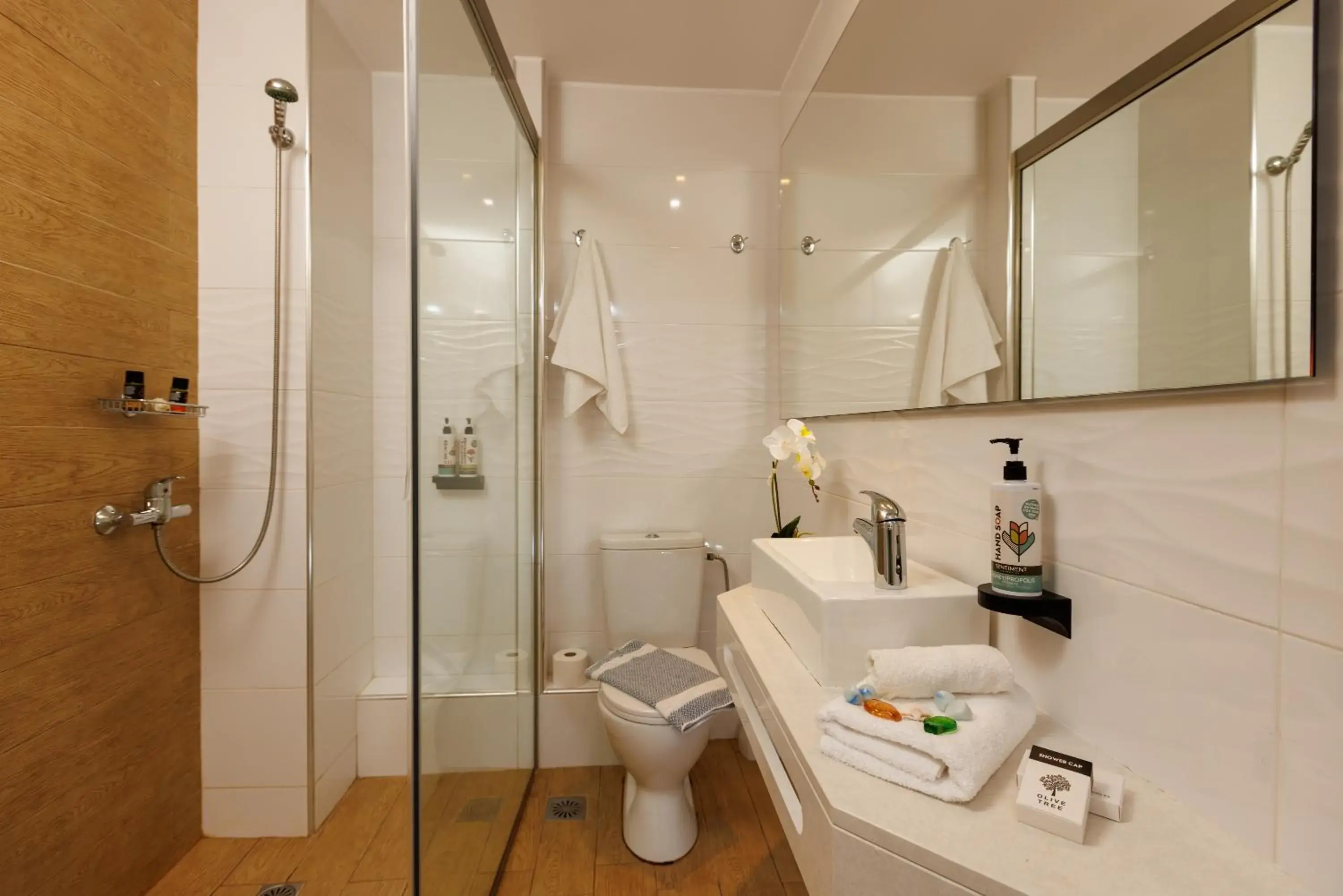 Superior Double or Twin Room with Sharing Swimming Pool in Malia Bay Beach Hotel & Bungalows Superior Double or Twin Room with Sharing Swimming Pool in Malia Bay Beach Hotel & Bungalows