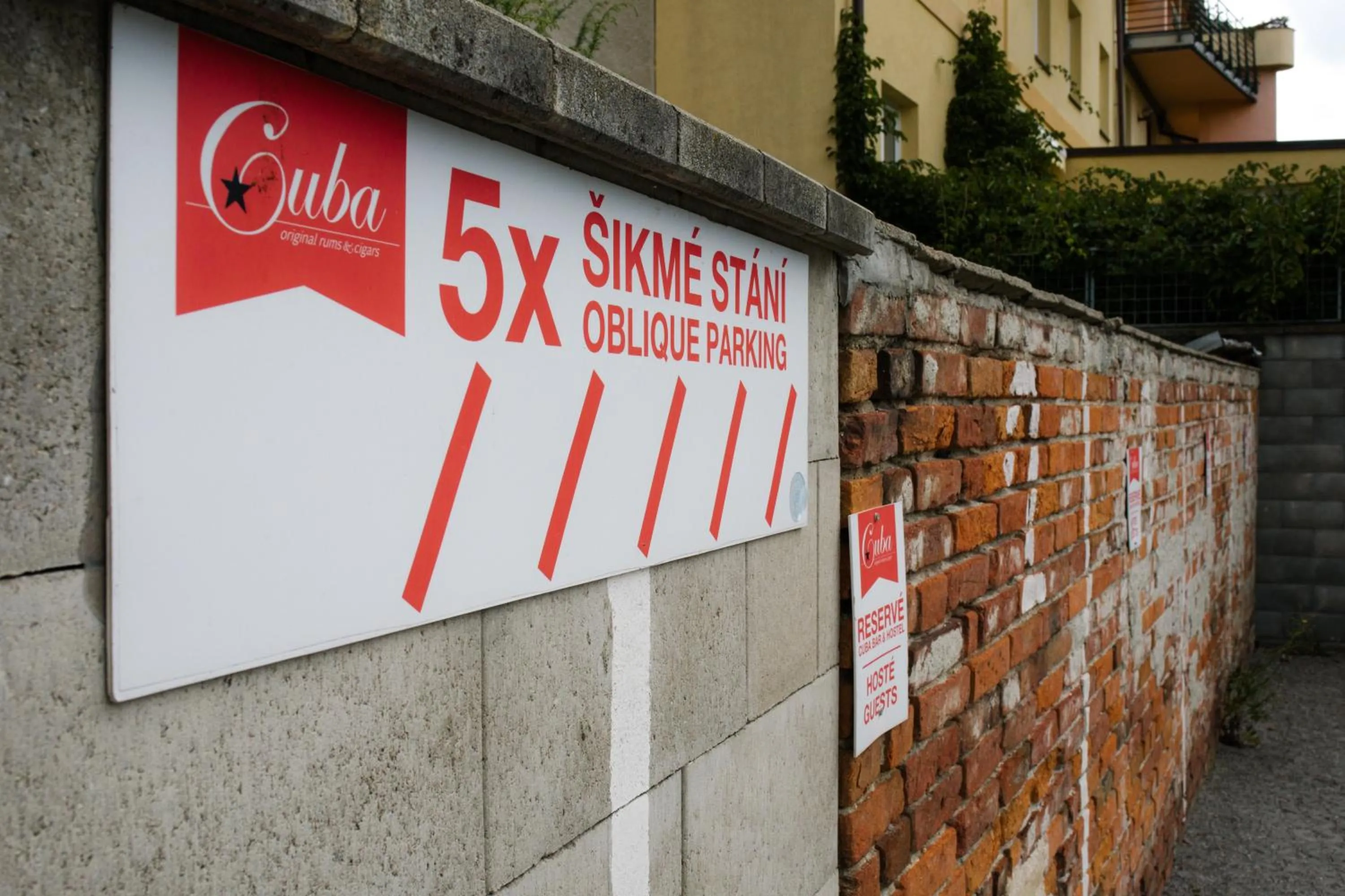 Parking in Cuba Bar & Hostel