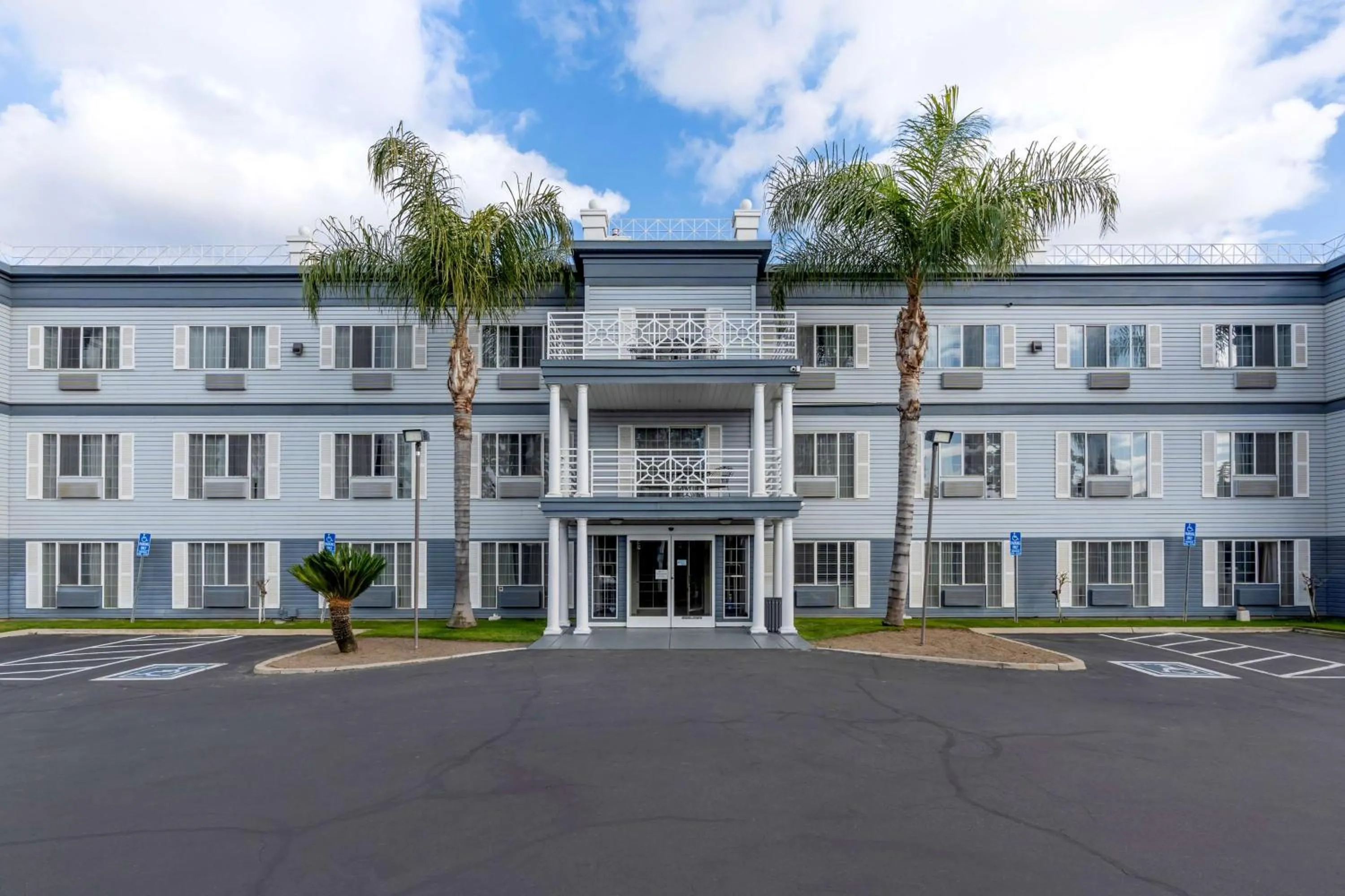 Property building in Best Western Colonial Inn