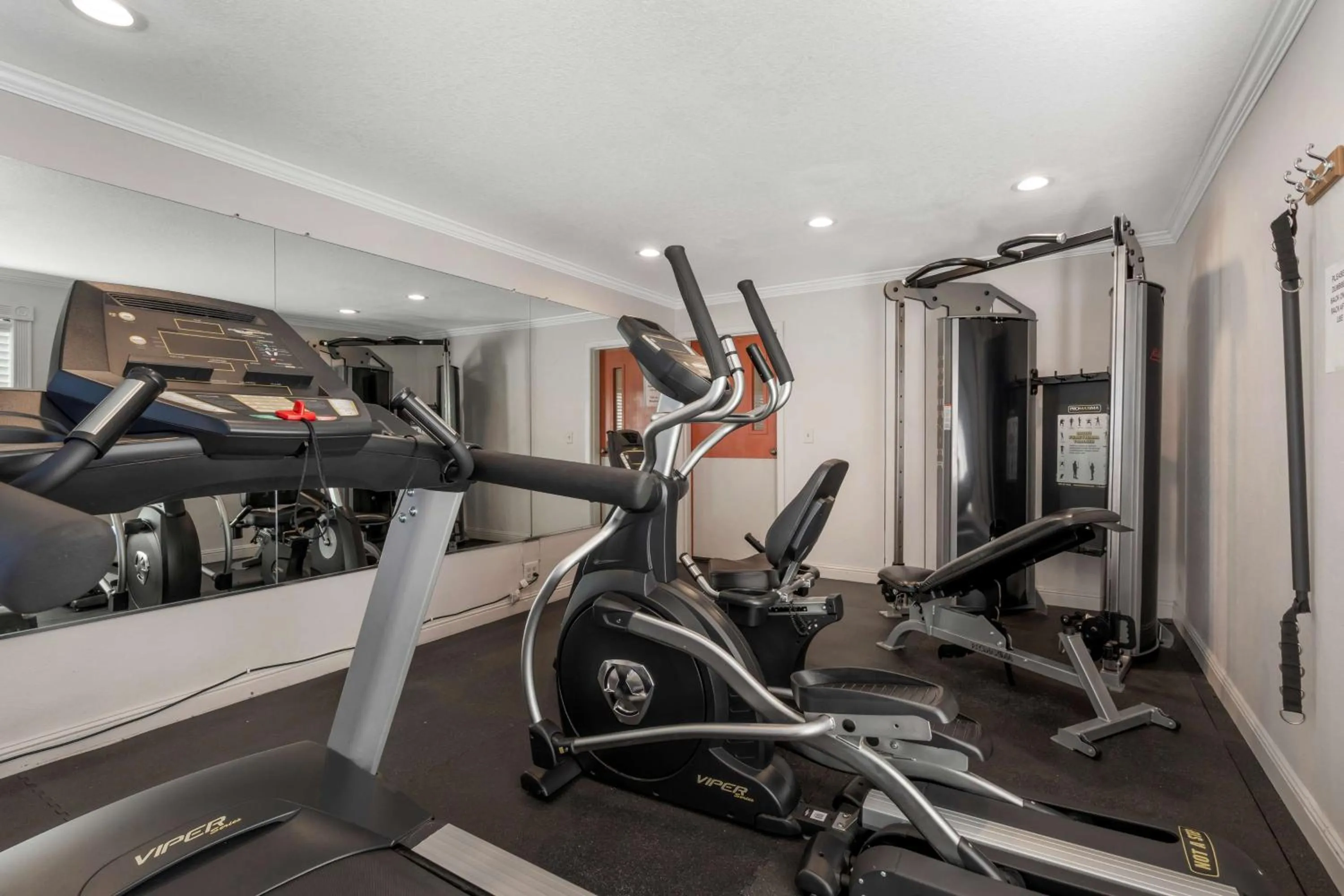 Fitness centre/facilities in Best Western Colonial Inn