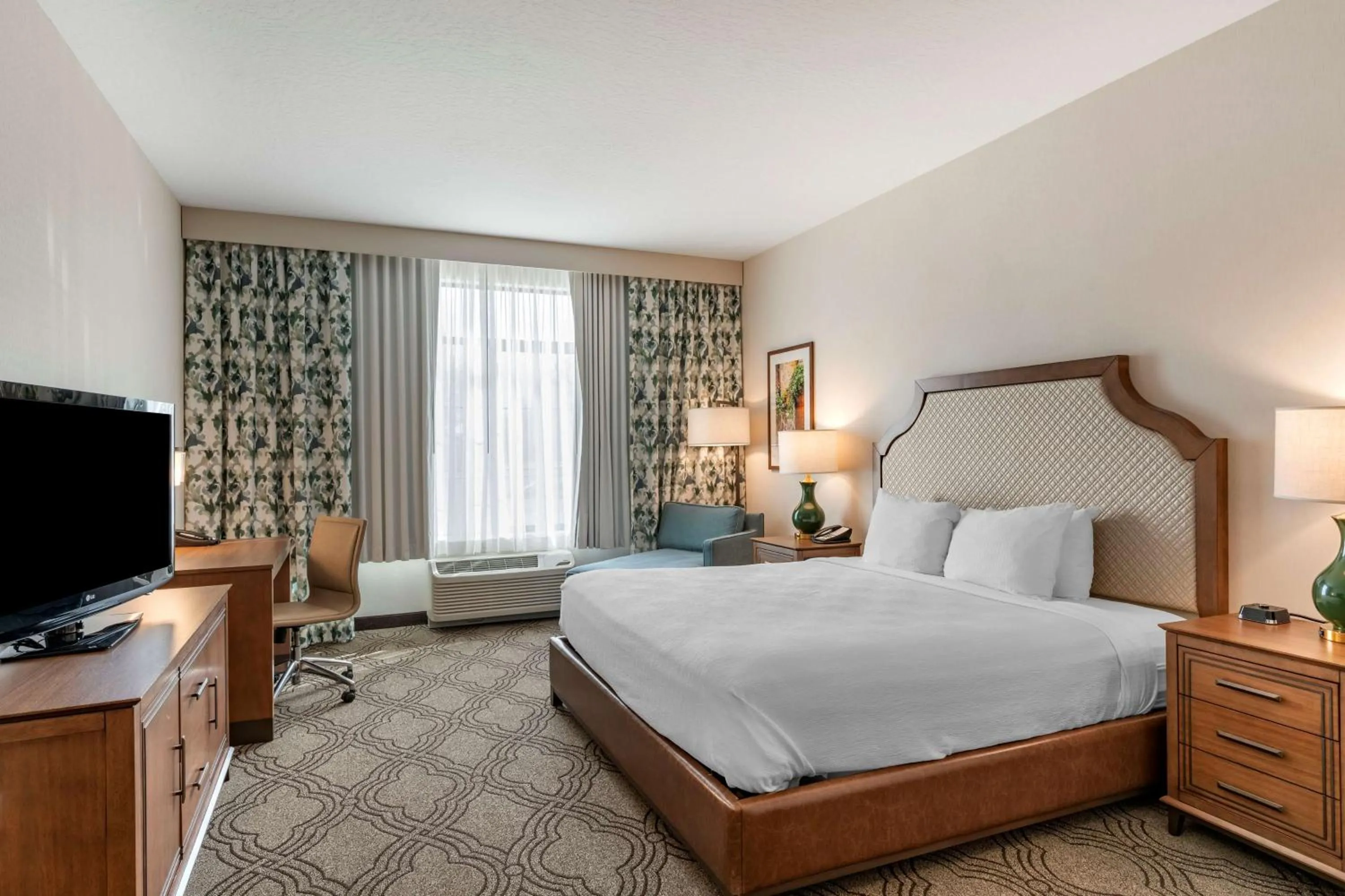 Bedroom, Bed in Best Western Premier Pasco Inn and Suites