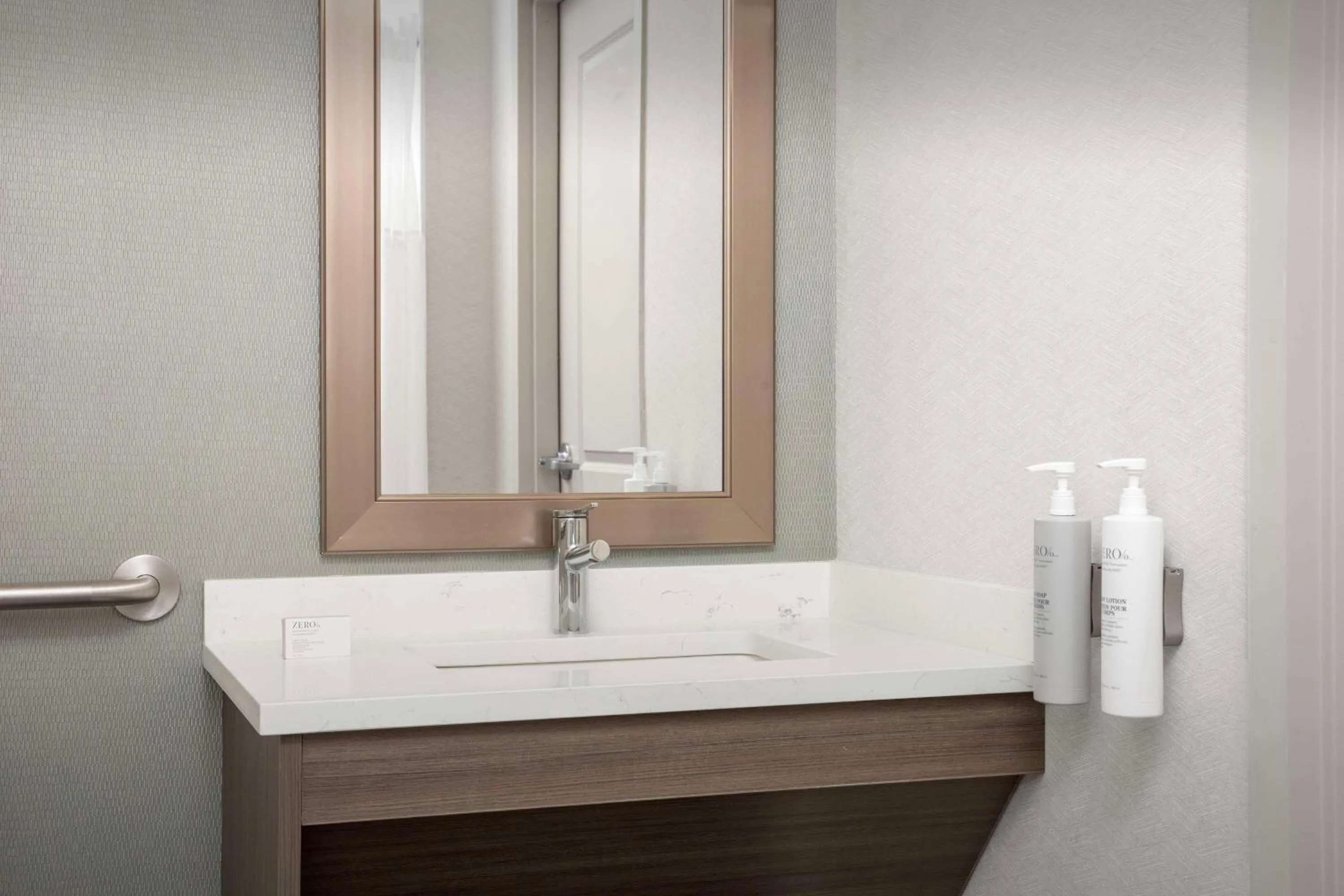 Bathroom in Hilton Garden Inn Philadelphia-Fort Washington