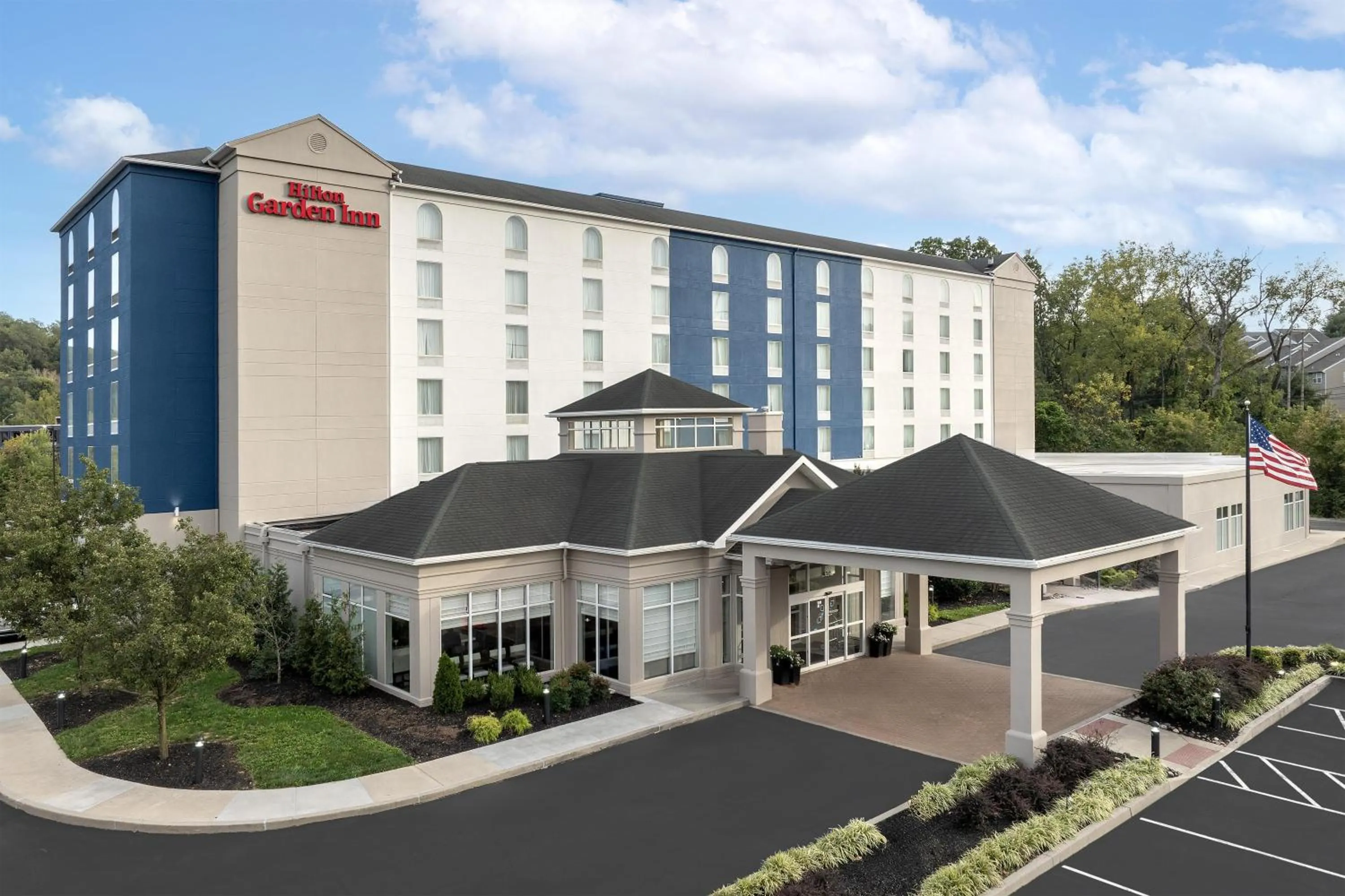 Property building in Hilton Garden Inn Philadelphia-Fort Washington