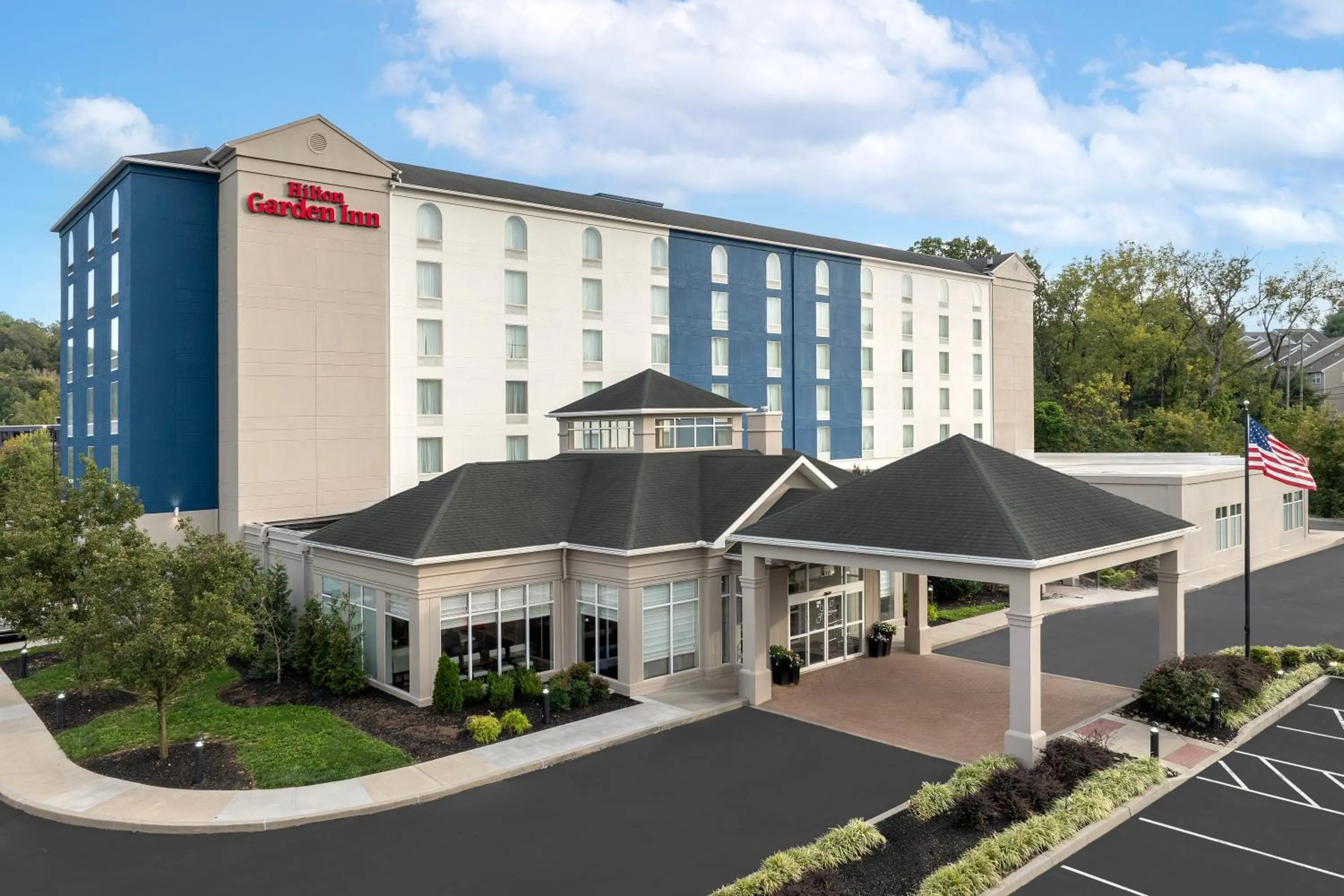Property building in Hilton Garden Inn Philadelphia-Fort Washington