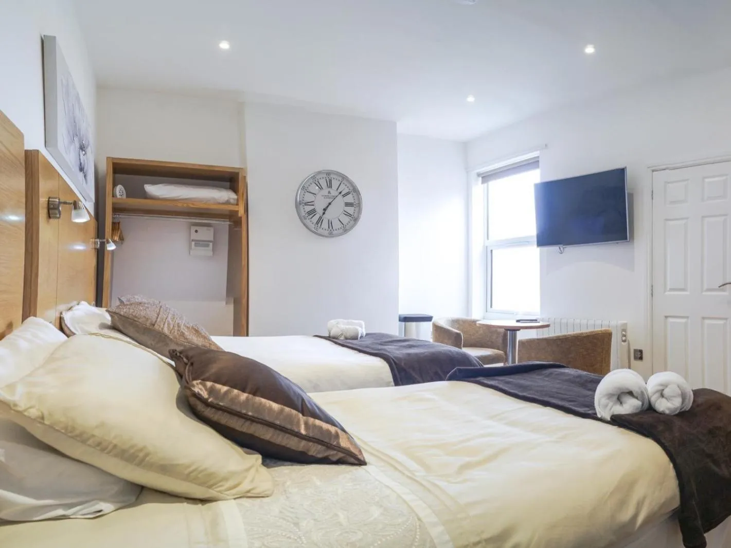 Bedroom, Bed in Tunnard House