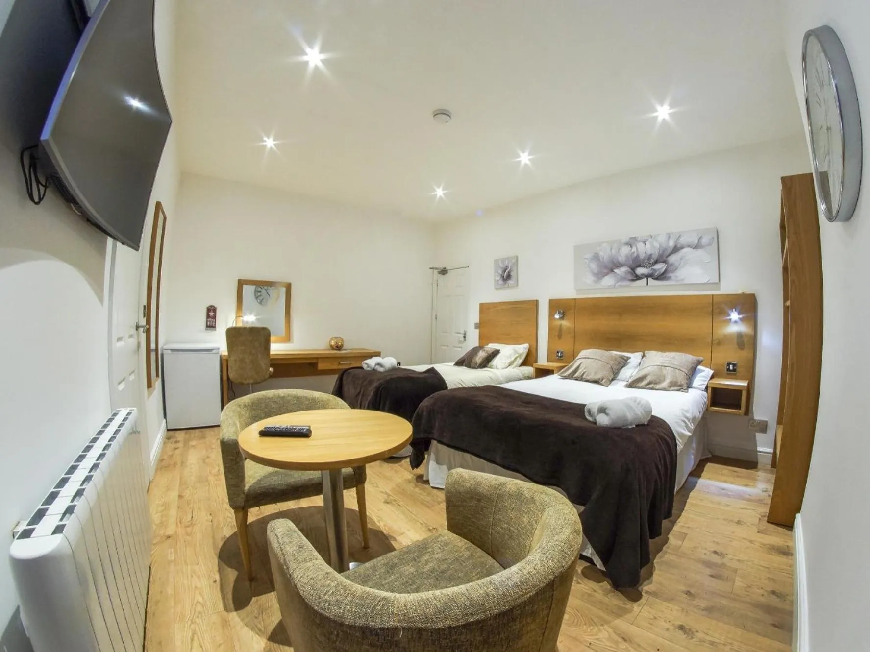 Bedroom, Bed in Tunnard House