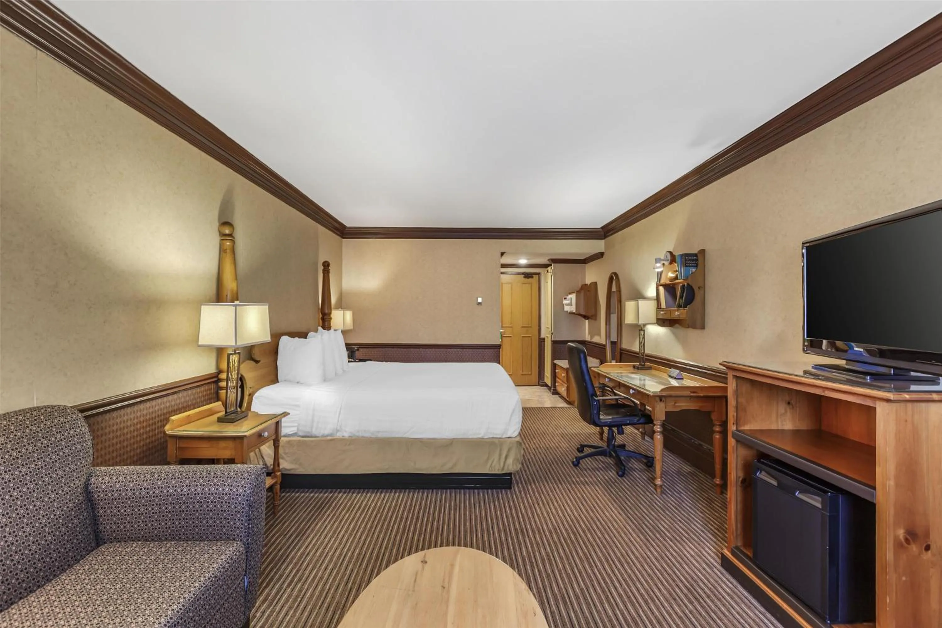 Bedroom, Bed in Best Western Fireside Inn