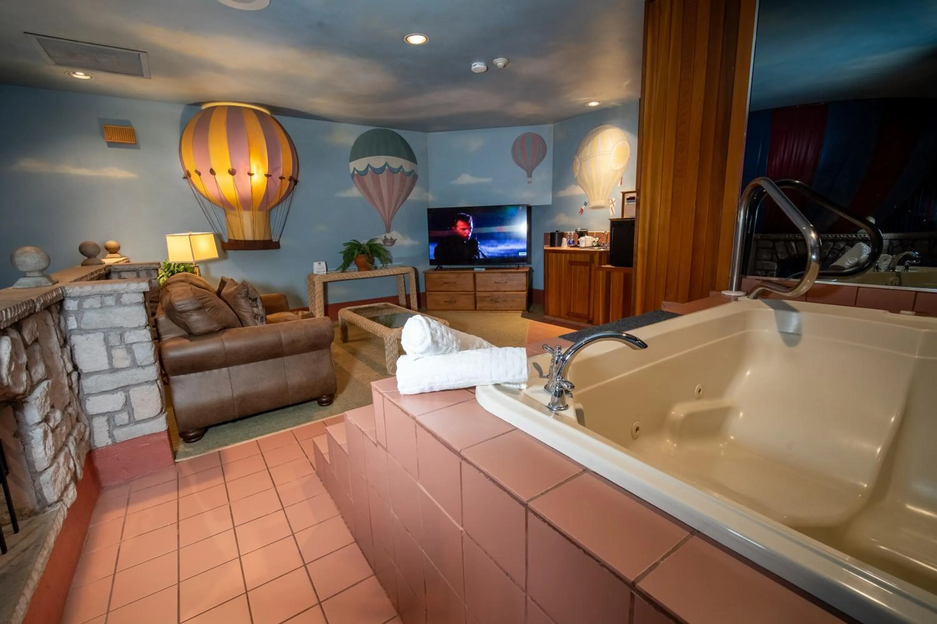 Hot Tub in Best Western Fireside Inn