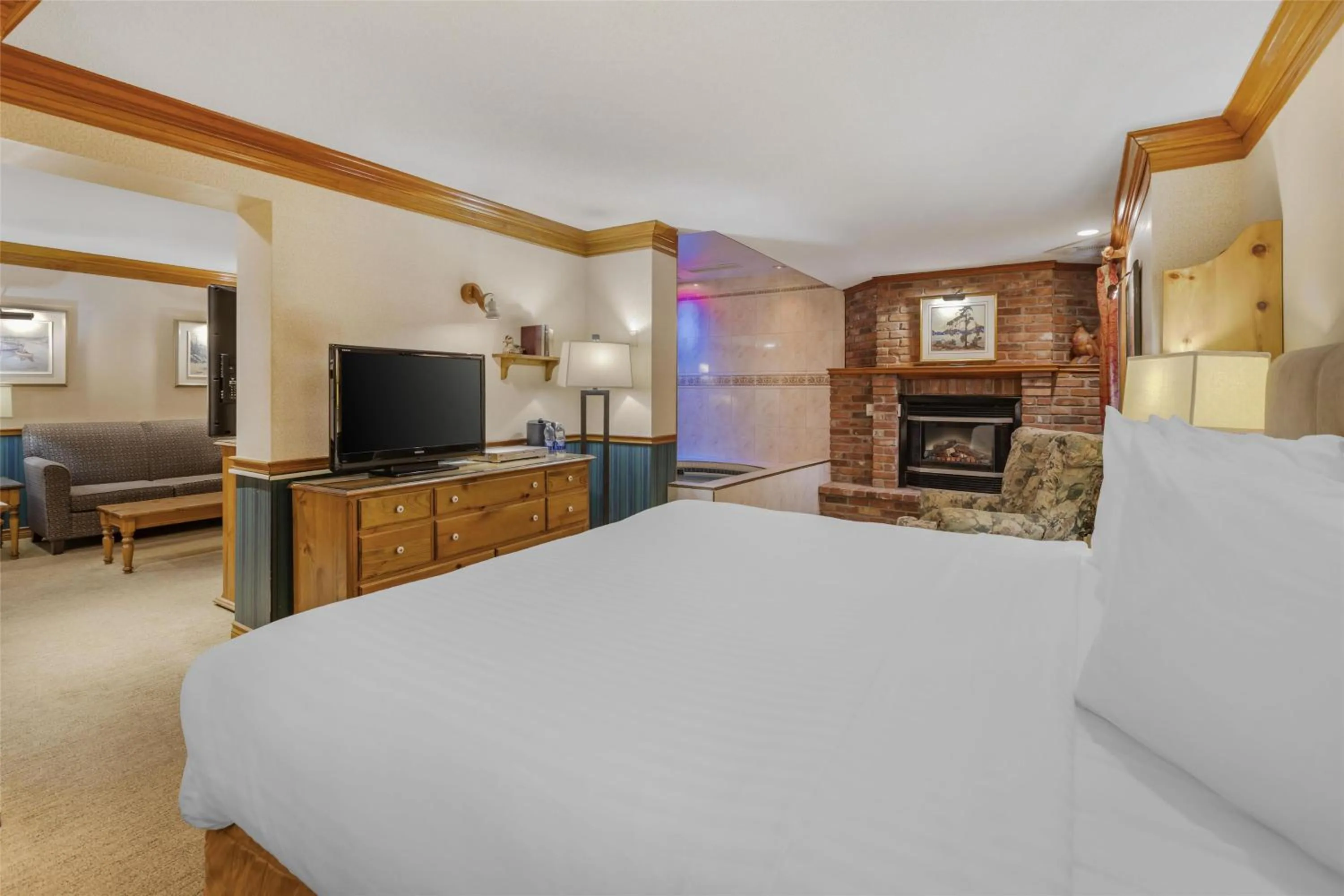 Bedroom, Bed in Best Western Fireside Inn