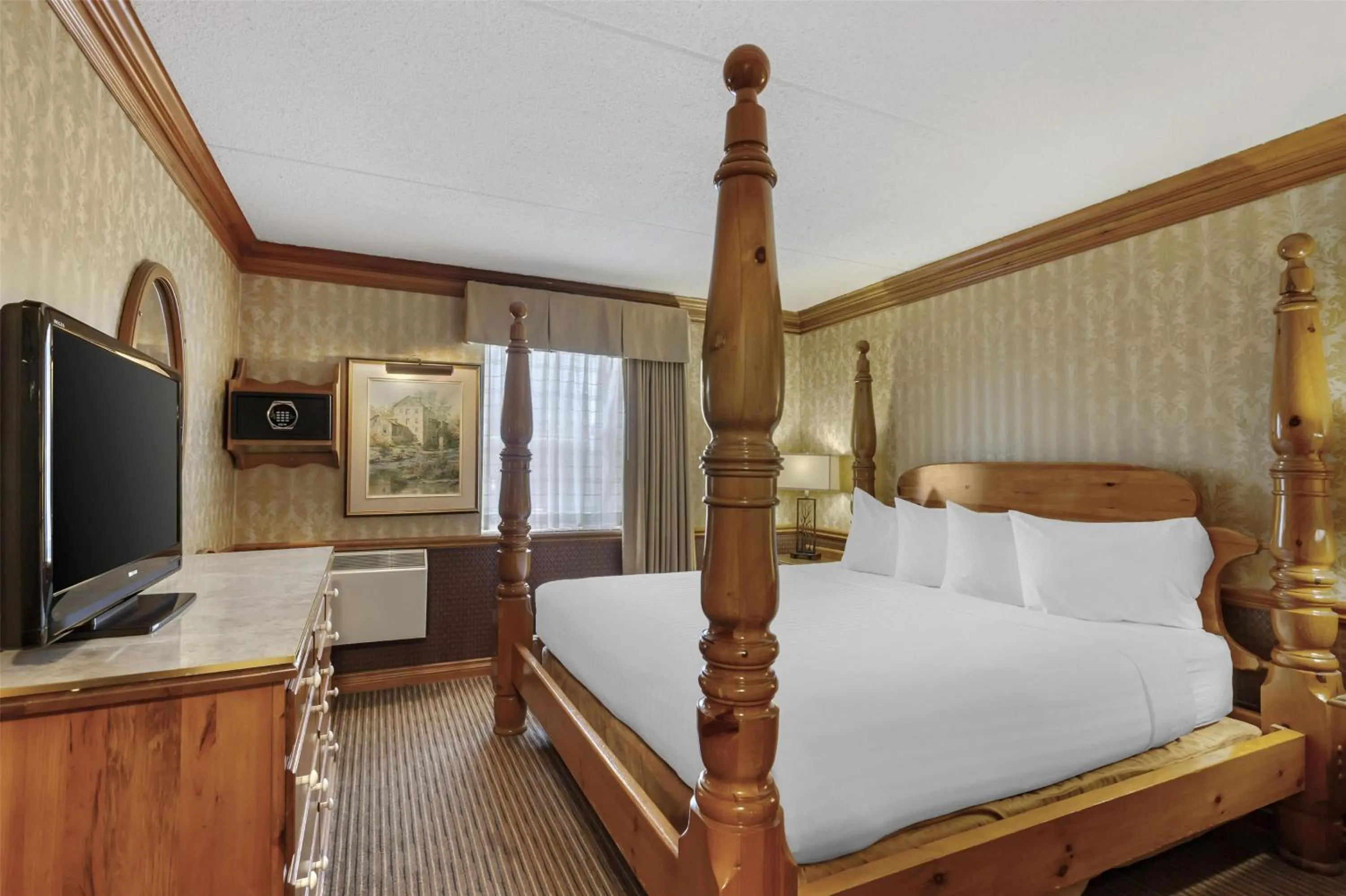 Bedroom, Bed in Best Western Fireside Inn