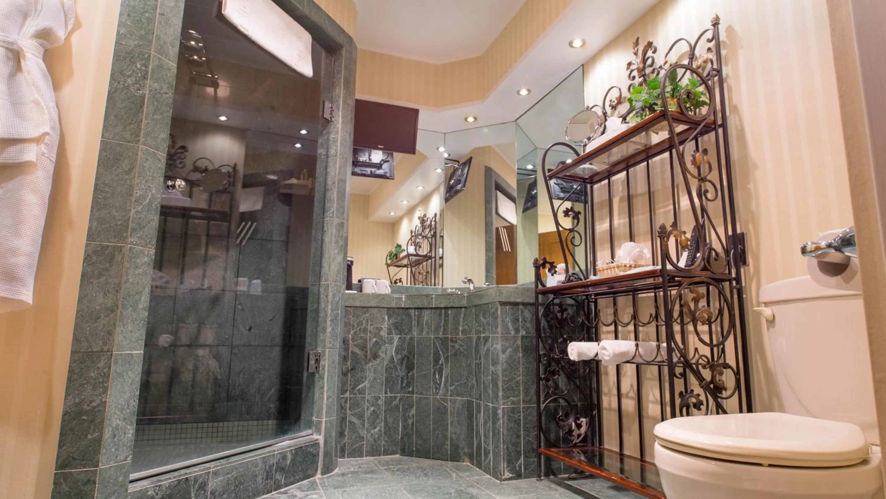 Bathroom in Best Western Fireside Inn