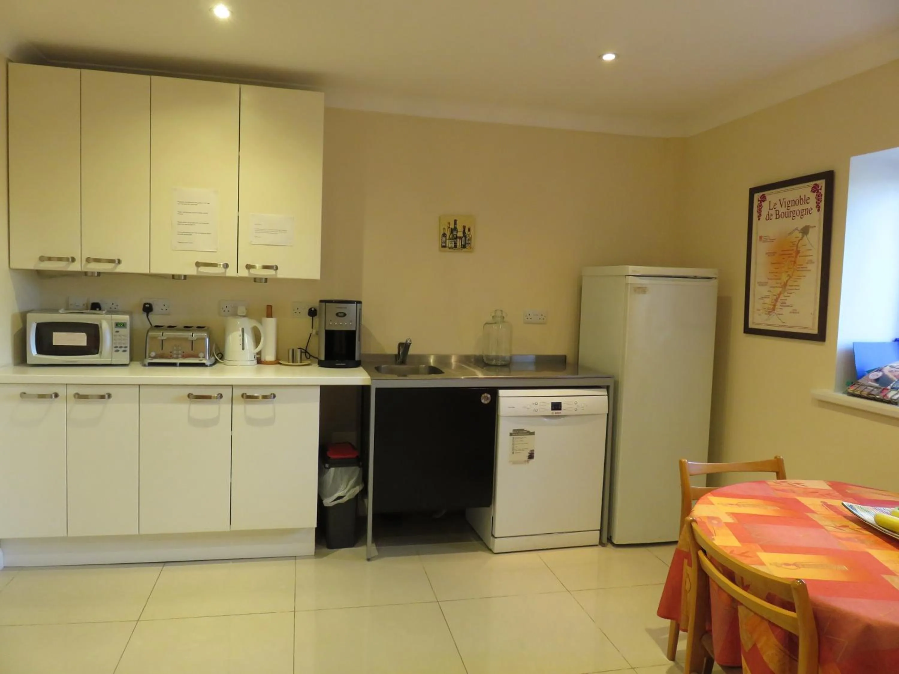 Dining area in Cherry Lodge