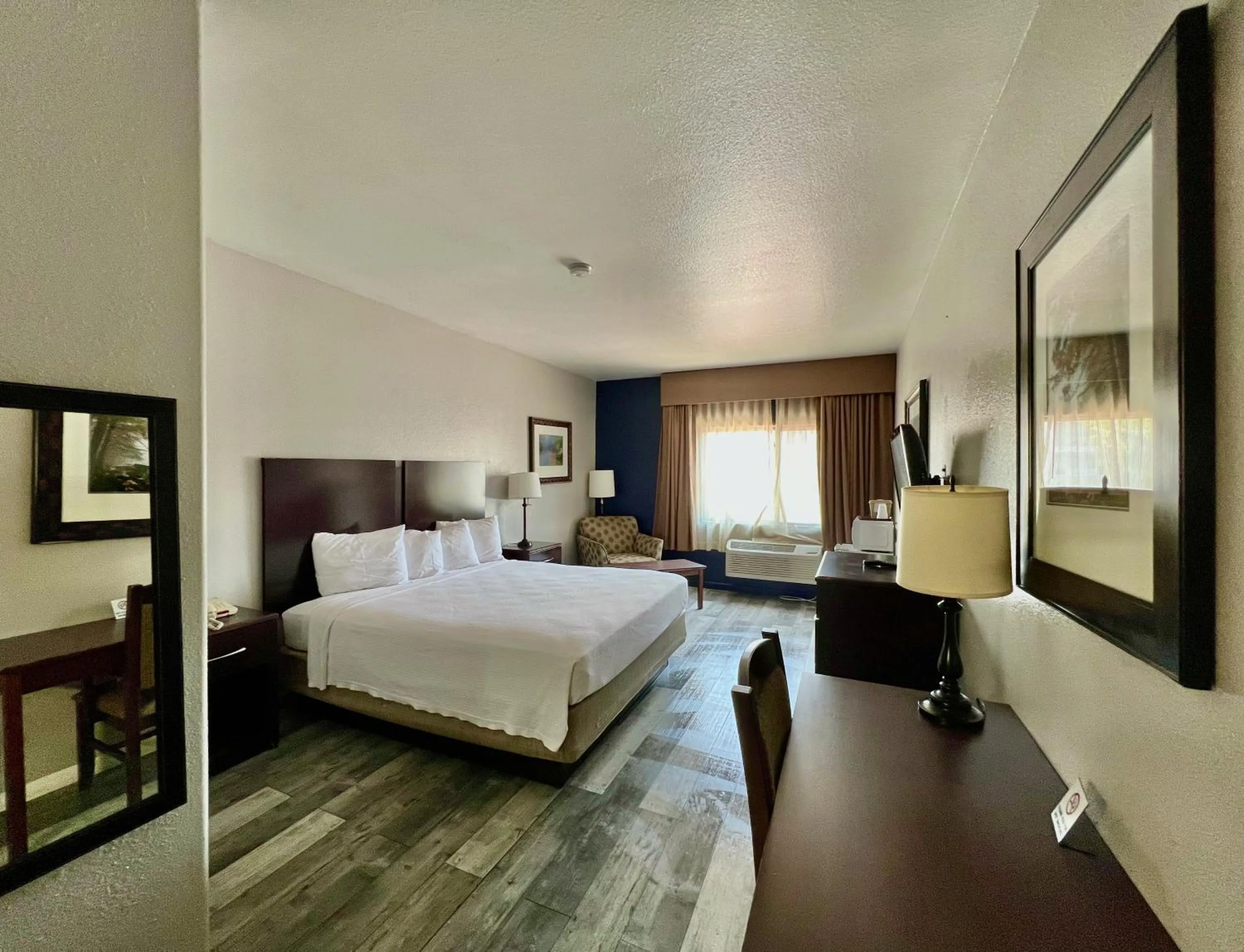 Bed in Budget Inn Phoenix