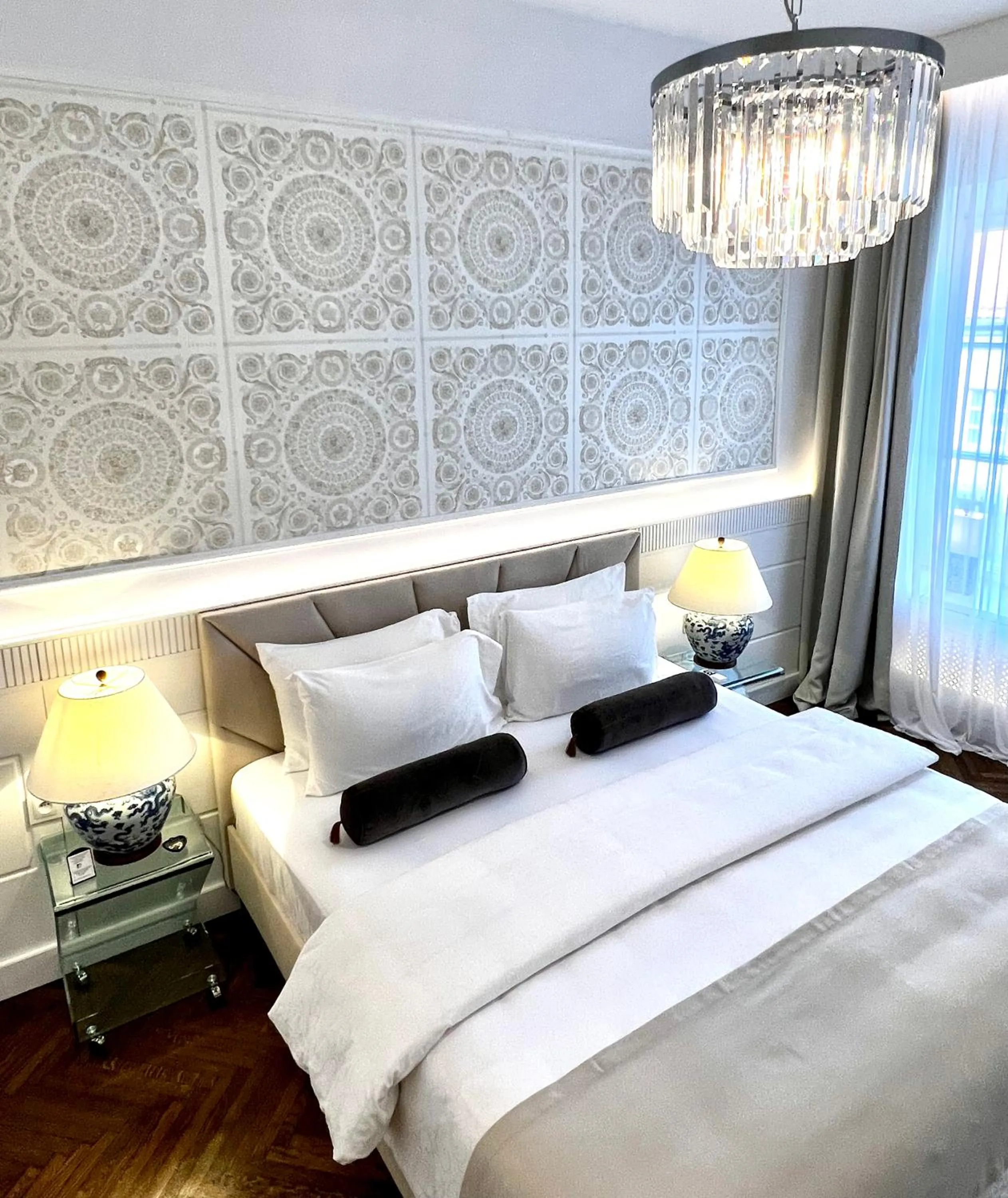 Bedroom, Bed in MONDRIAN Luxury Suites UNESCO Old Town