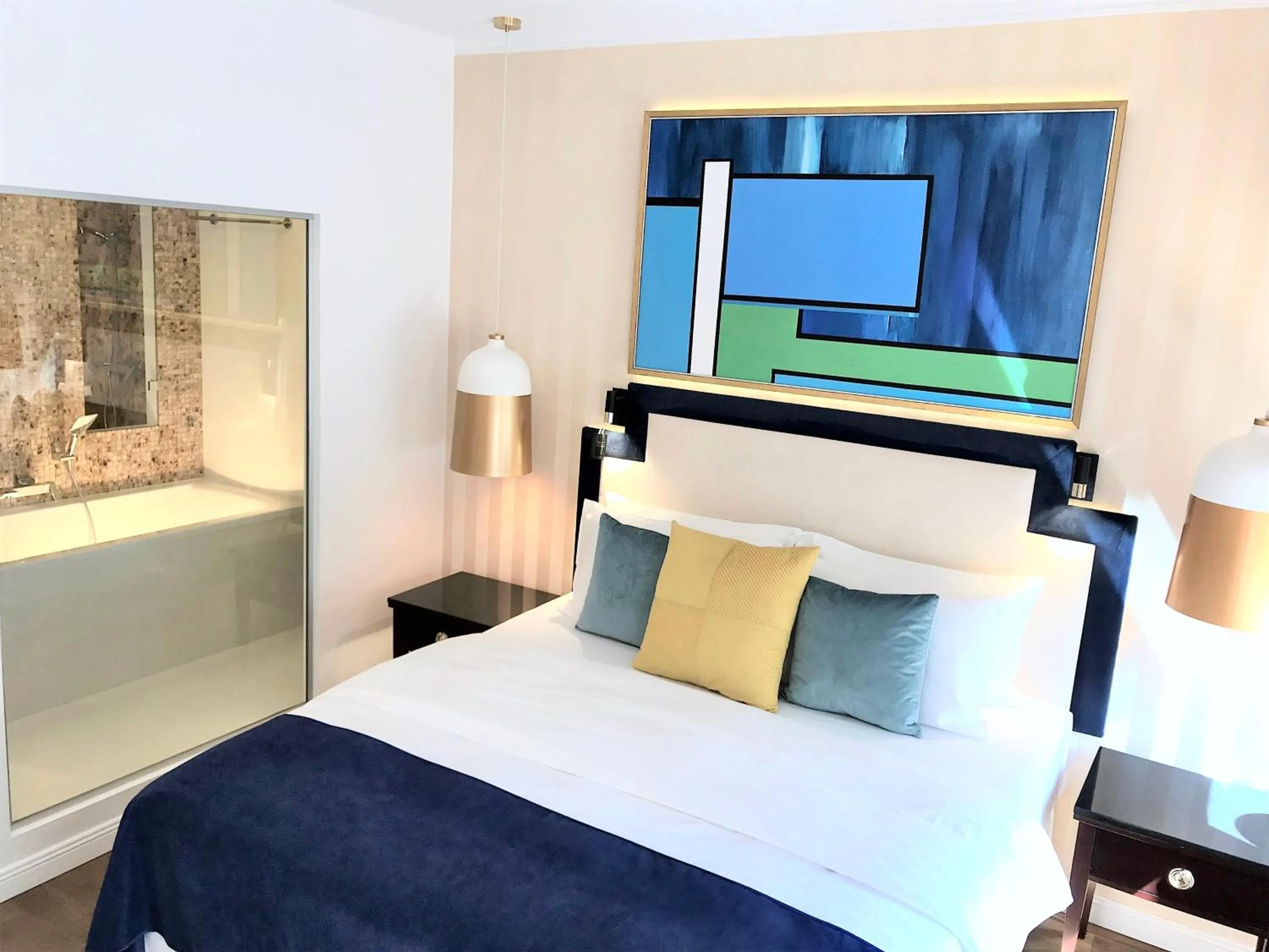 Bedroom, Bed in MONDRIAN Luxury Suites UNESCO Old Town