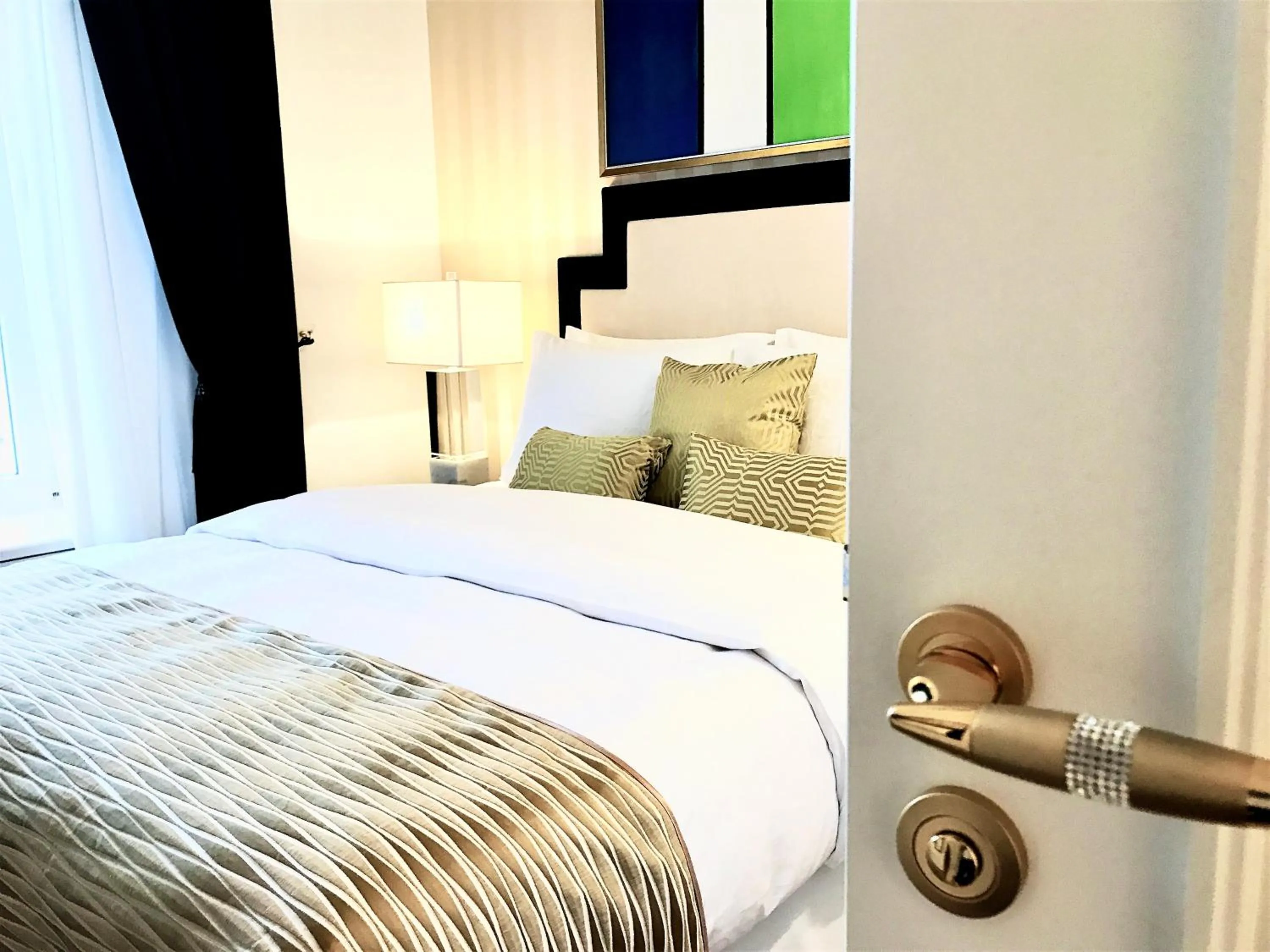 Bedroom, Bed in MONDRIAN Luxury Suites UNESCO Old Town