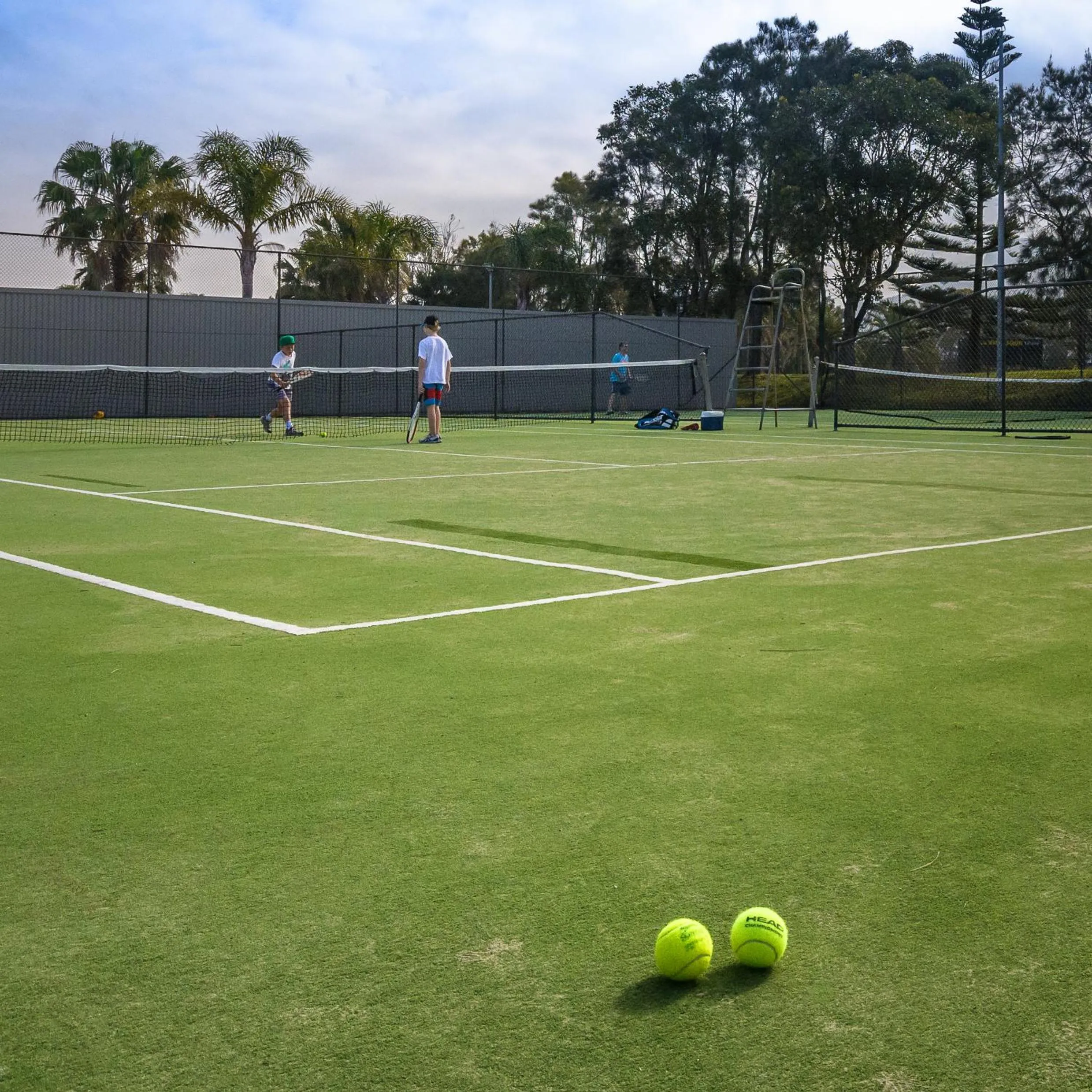 Tennis court in Wollongong Surf Leisure Resort