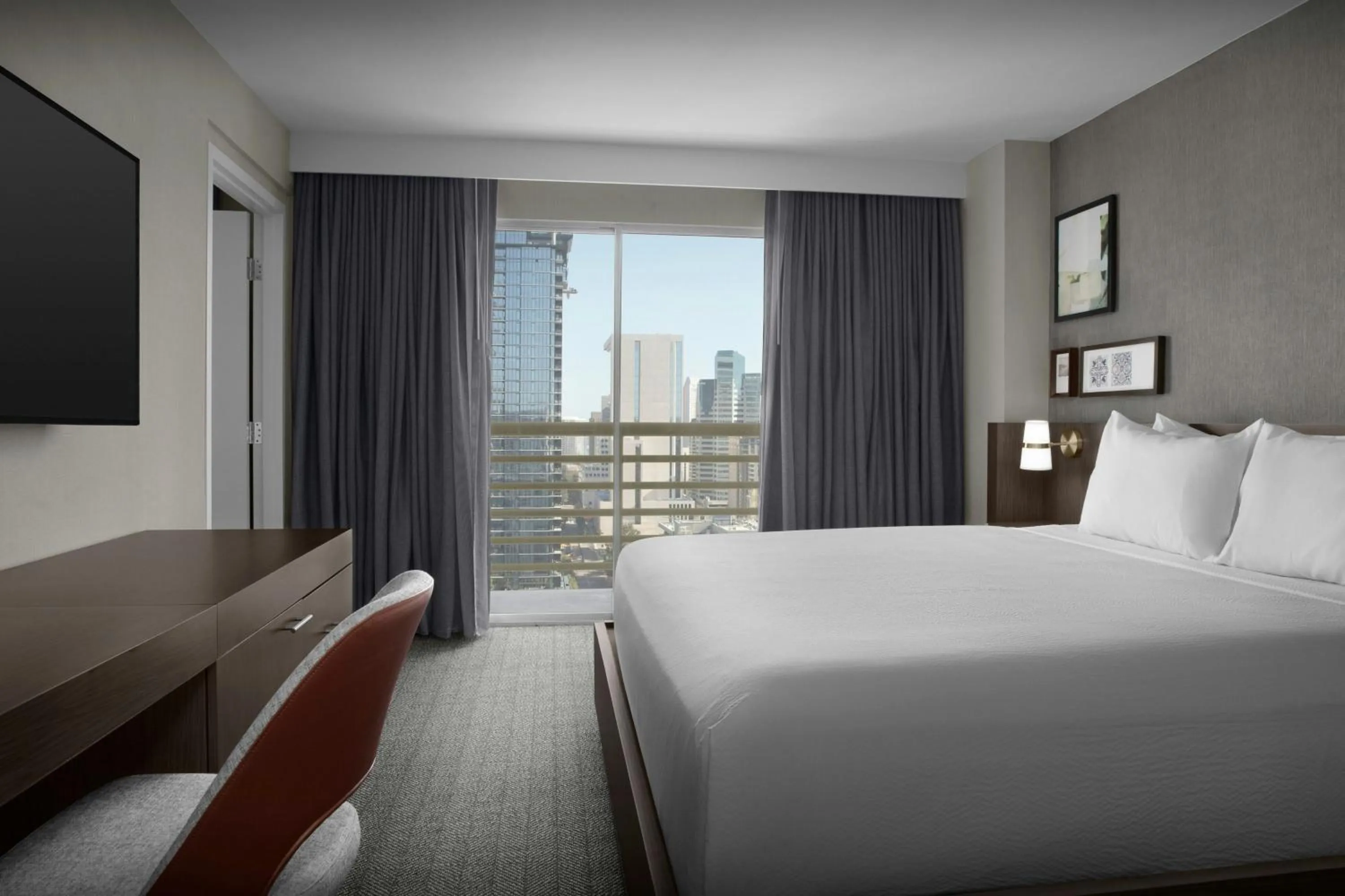 Bedroom, Bed in Courtyard by Marriott San Diego Downtown Little Italy