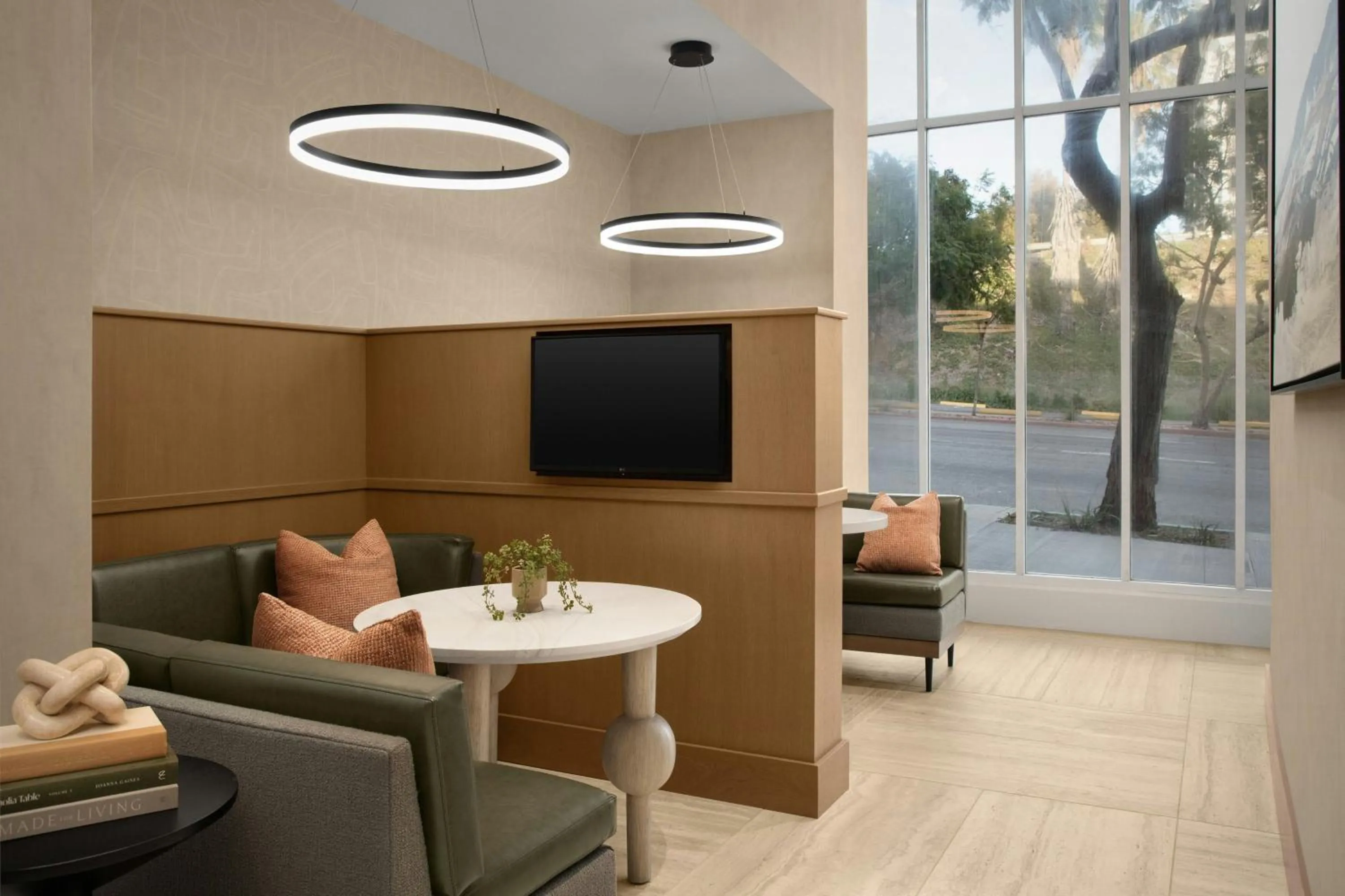 Restaurant/places to eat in Courtyard by Marriott San Diego Downtown Little Italy