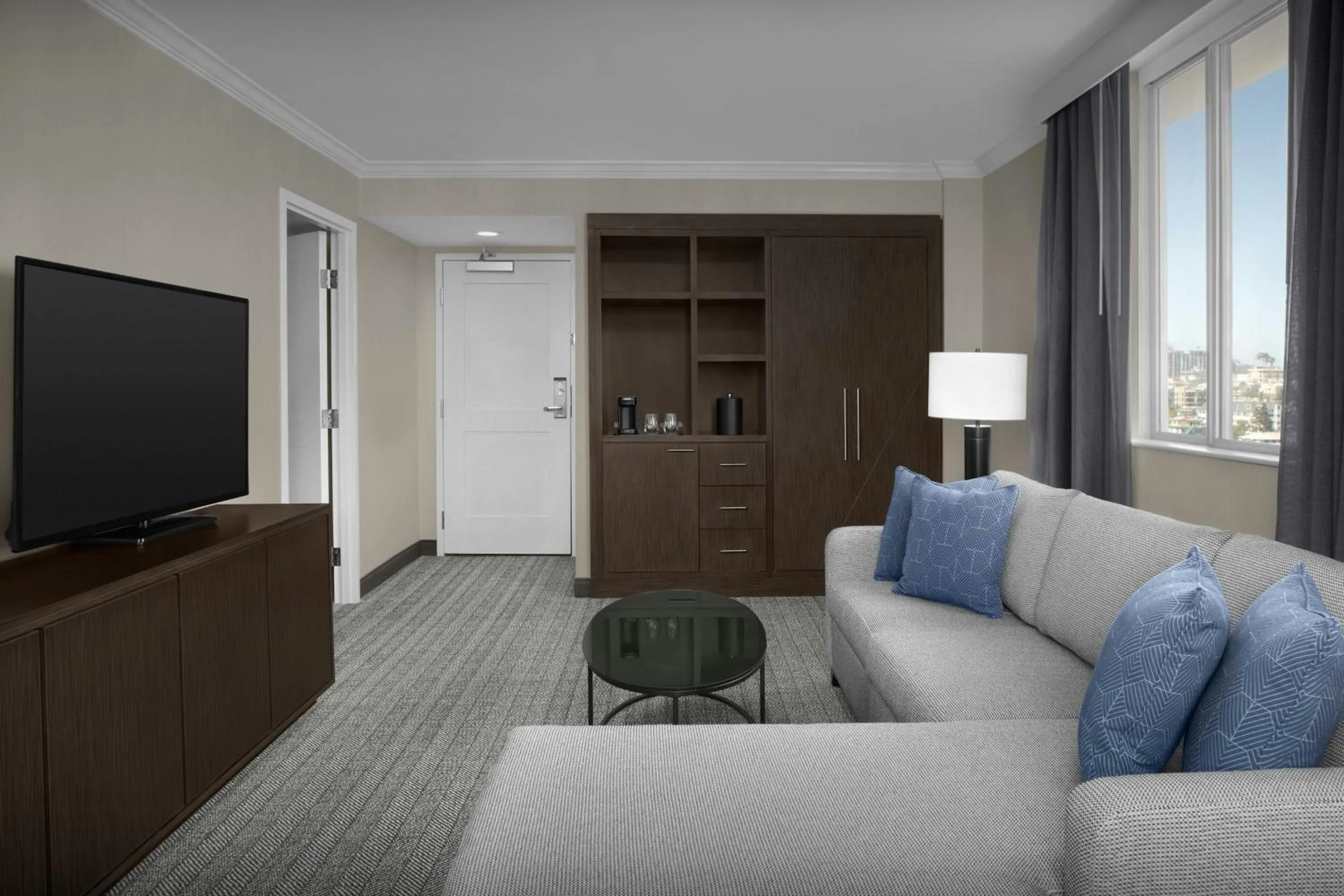 Living room in Courtyard by Marriott San Diego Downtown Little Italy