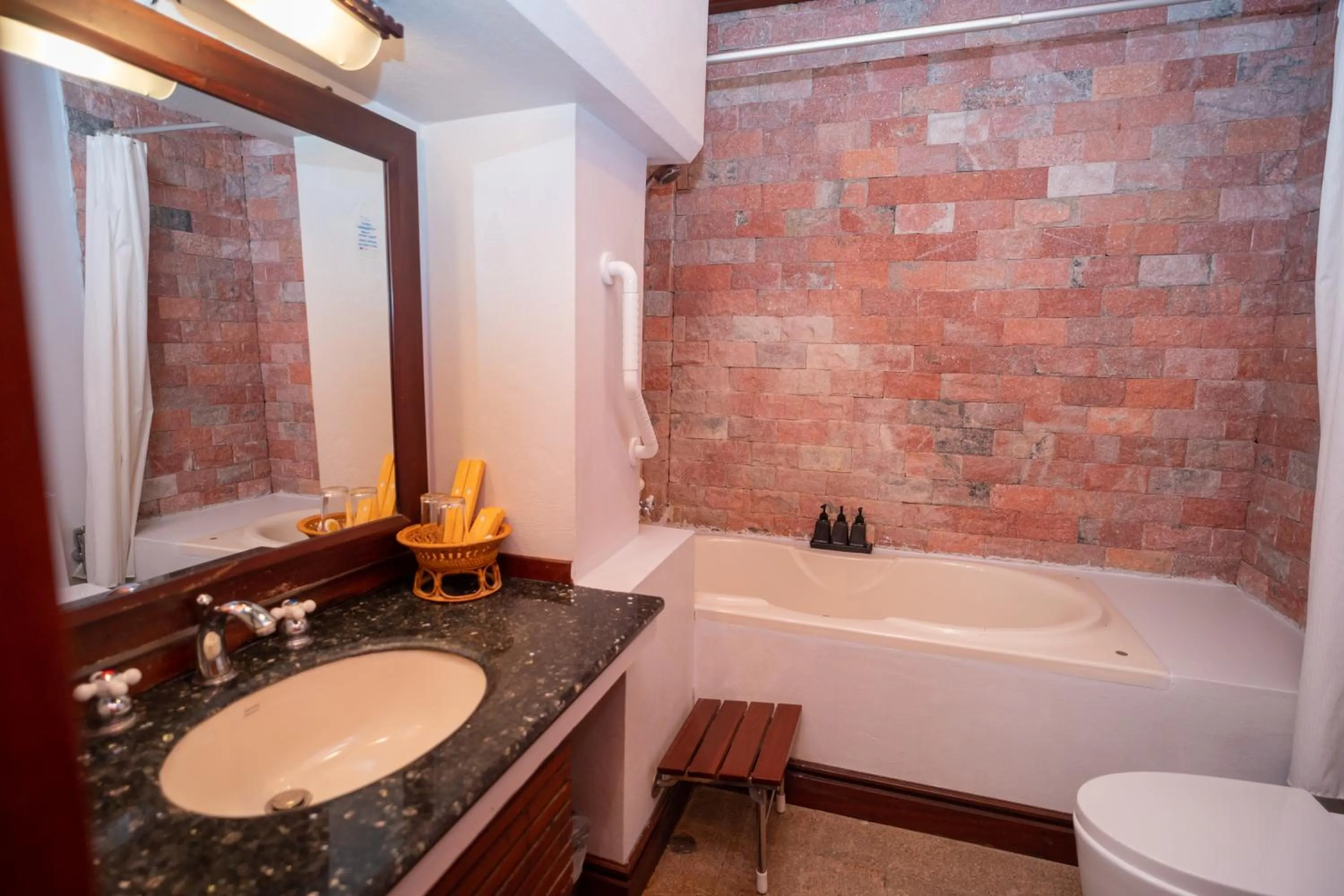 Bath in Muangthong Boutique Hotel